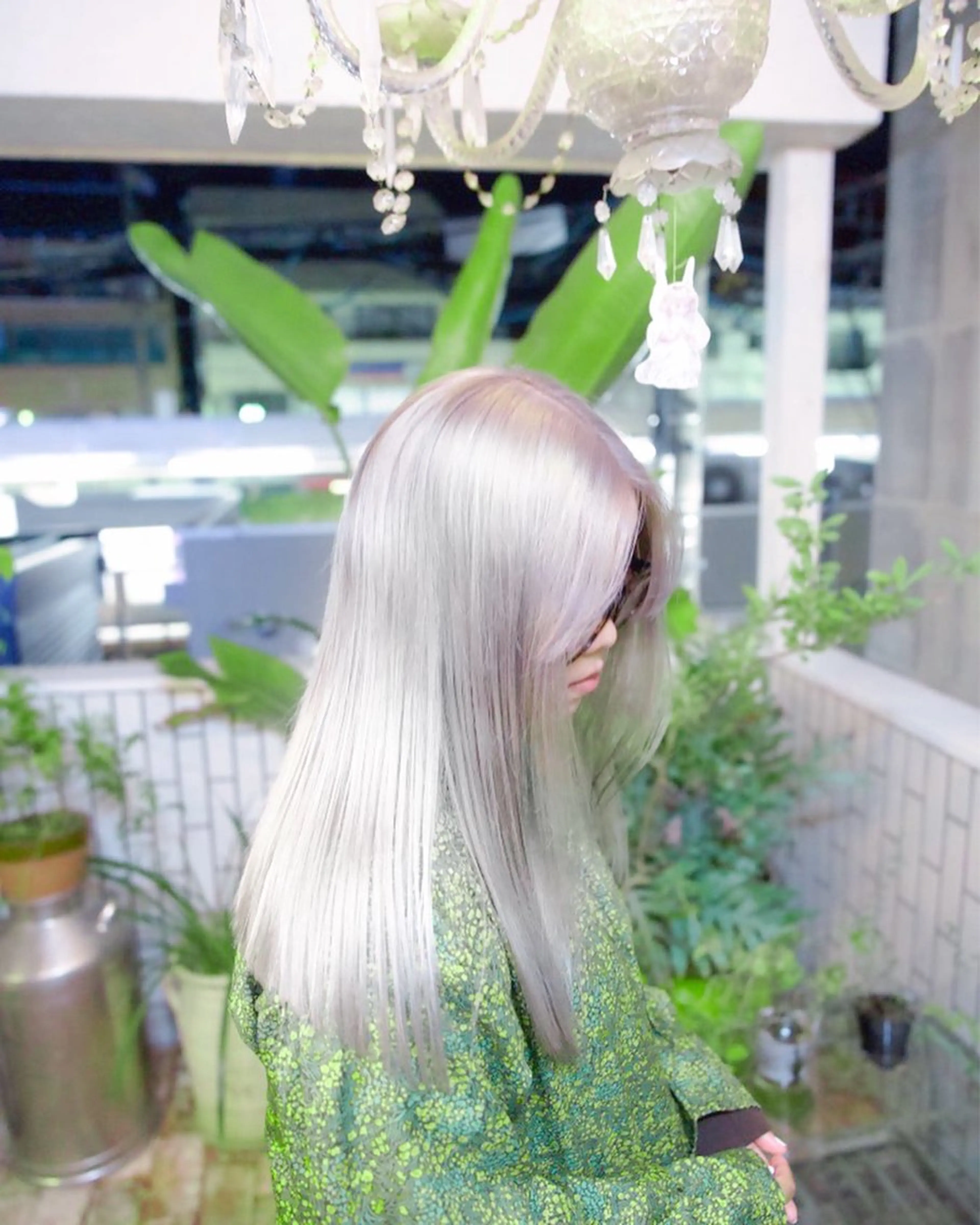 セミロング カラー ブリーチ カット ヘアカラー トリートメント 安藤悠里/ハイトーン /デザインカラーのヘアスタイル