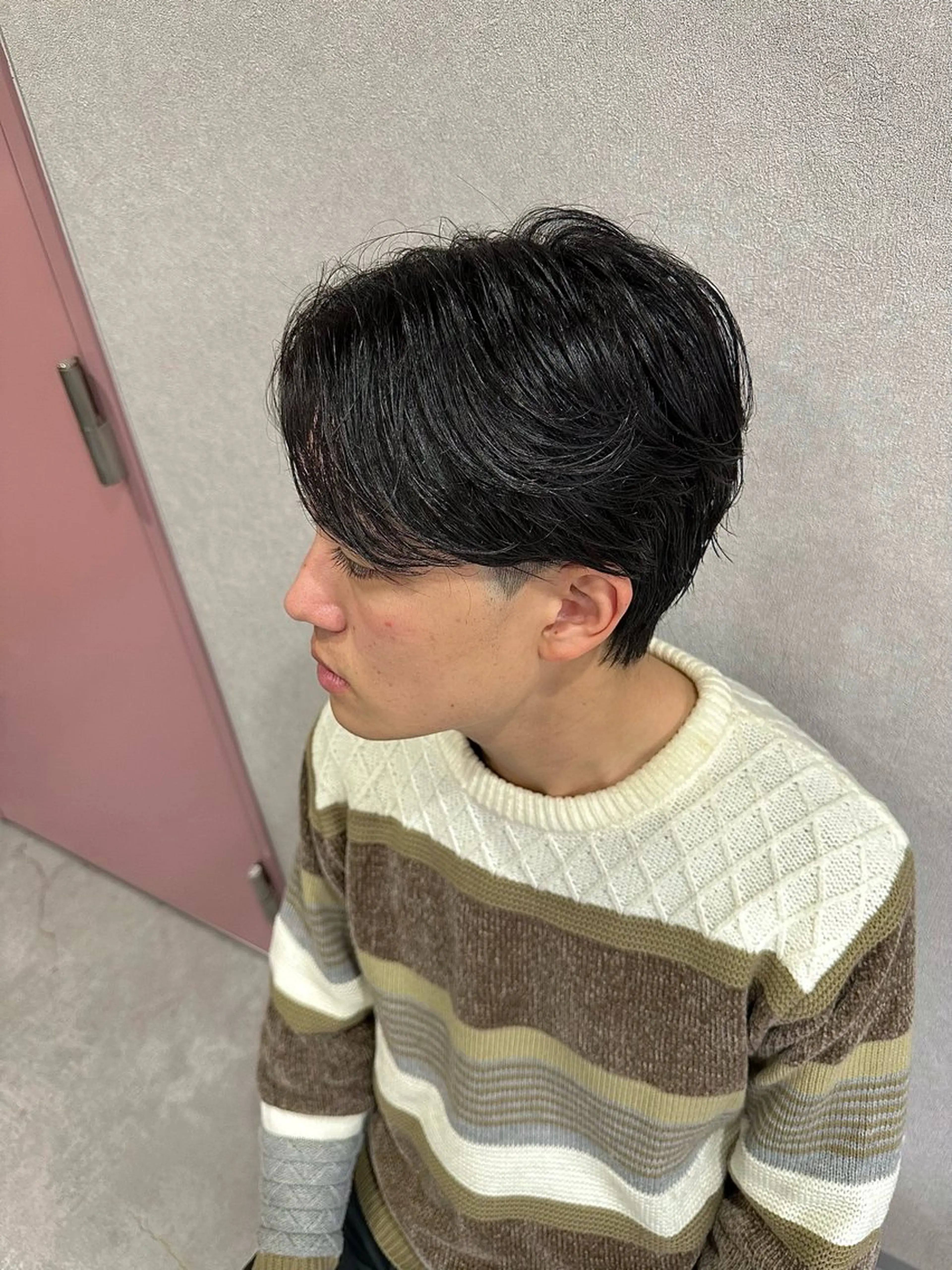 ミディアム パーマ ヘアアレンジ メンズ ミディアムパーマ センターパート メンズパーマ カット パーマ メンズNo.1美容師 Coshoのヘアスタイル