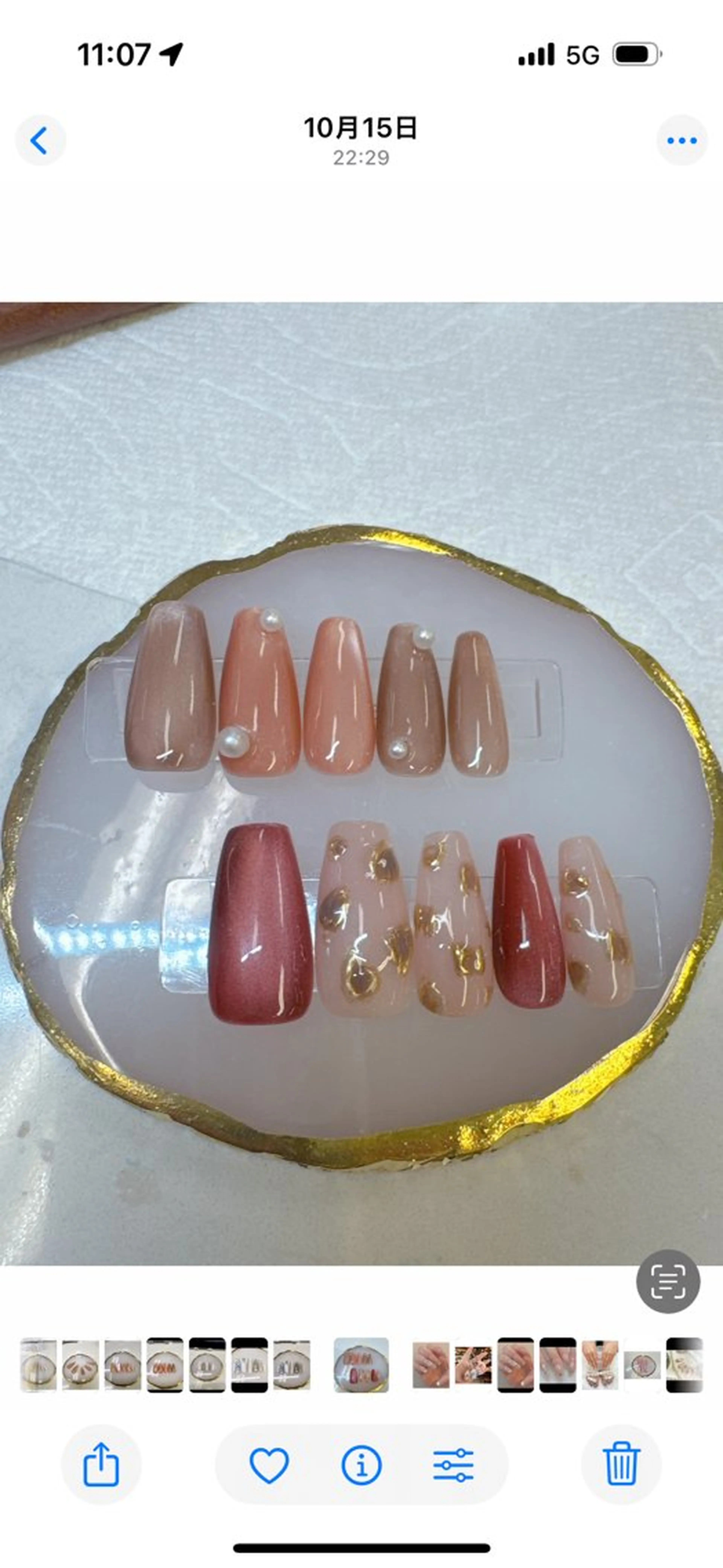 ネイル アートネイル ドット フレンチネイル ガラスフレンチ マグネットネイル ハンドネイル Queeens nailのネイルデザイン