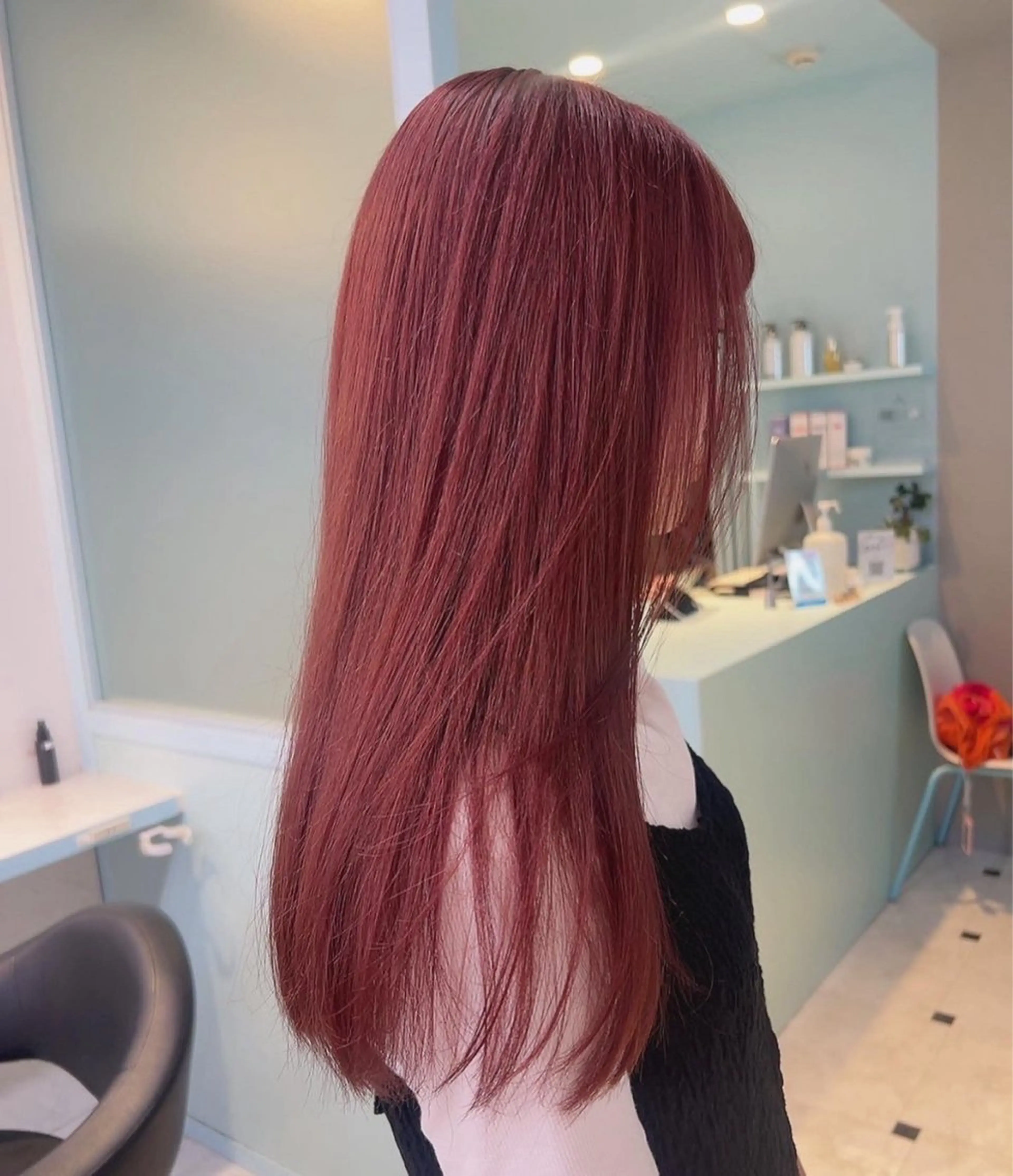 ロング カラー 🖤ハイトーン× レイヤー🖤SARAのヘアスタイル