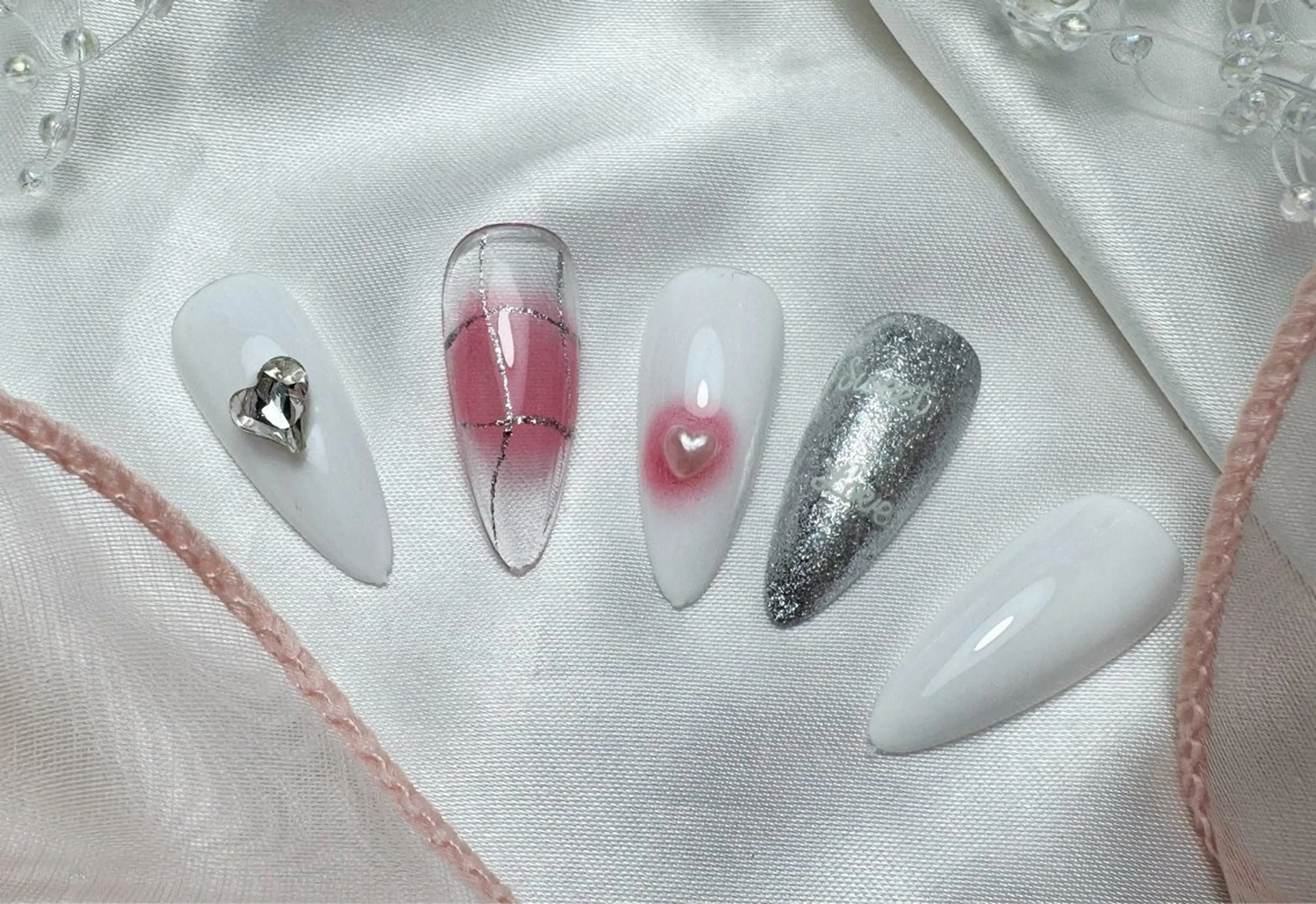 ネイル ハンドネイル ビューティーサロン　フラワーズ所属・ビューティーサロン フラワーズ　ヒのネイルデザイン