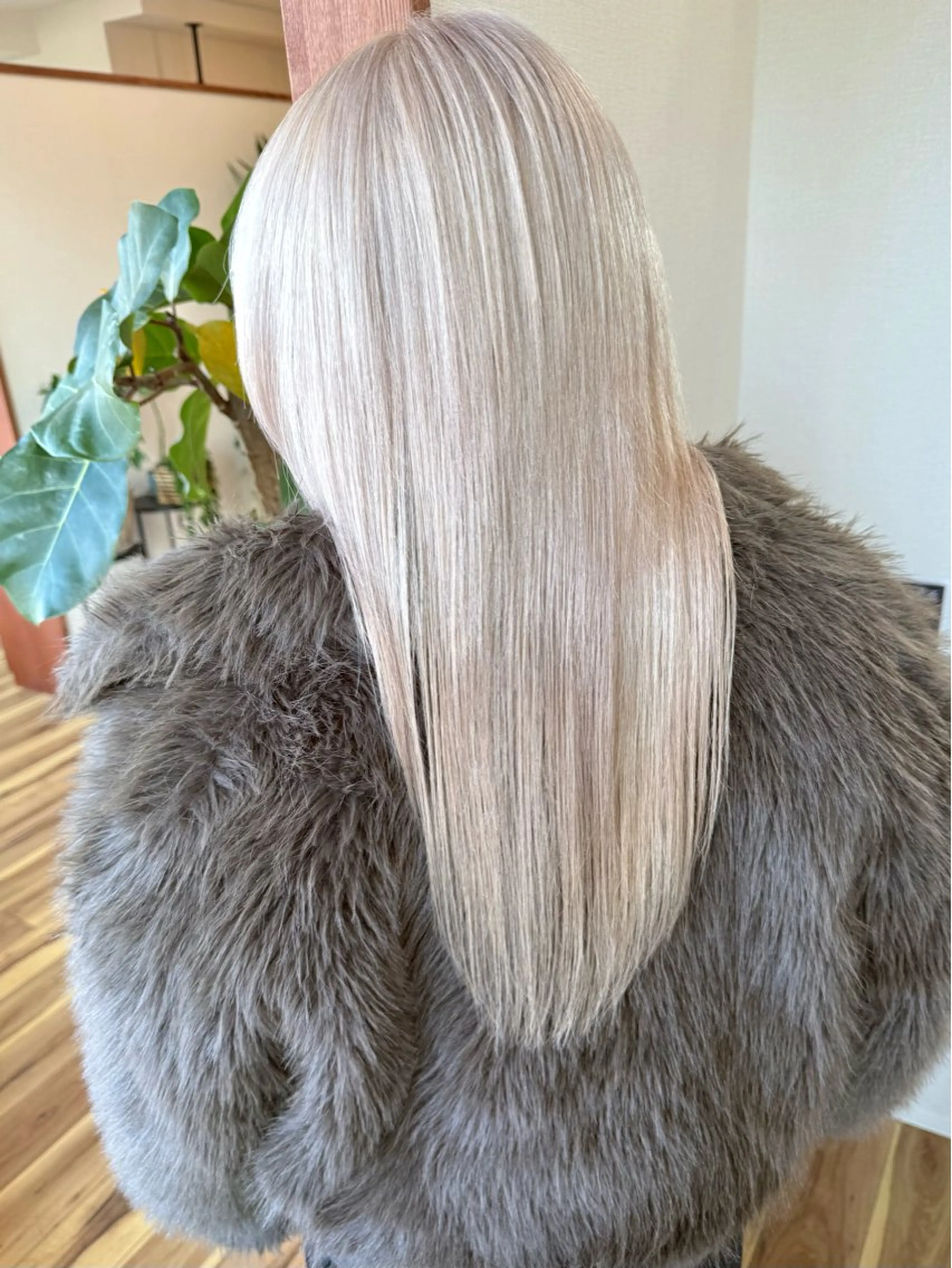 ロング カラー ブリーチ カット ヘアカラー トリートメント 田室 和幸のヘアスタイル