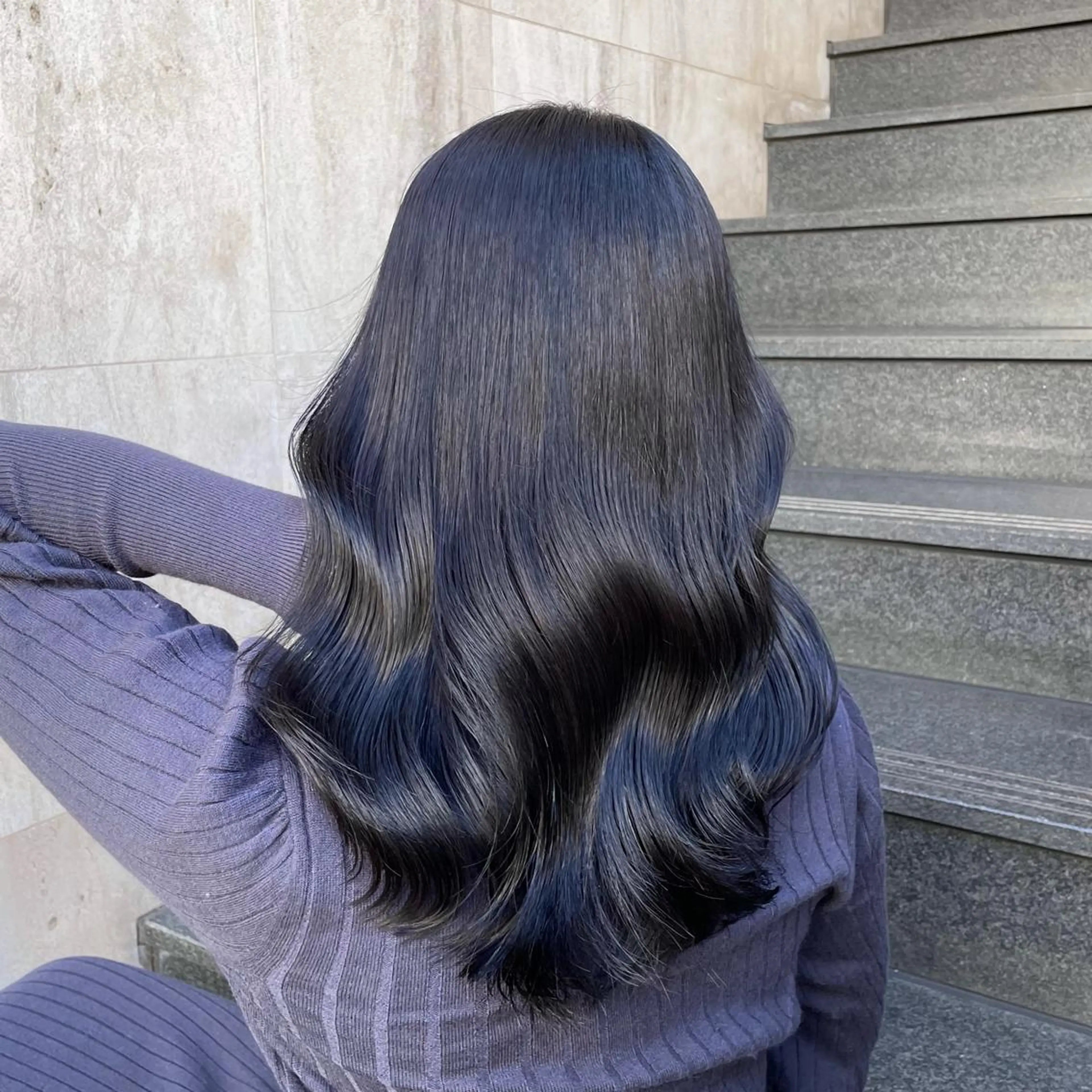 セミロング カラー ミヤザキ タクトのヘアスタイル