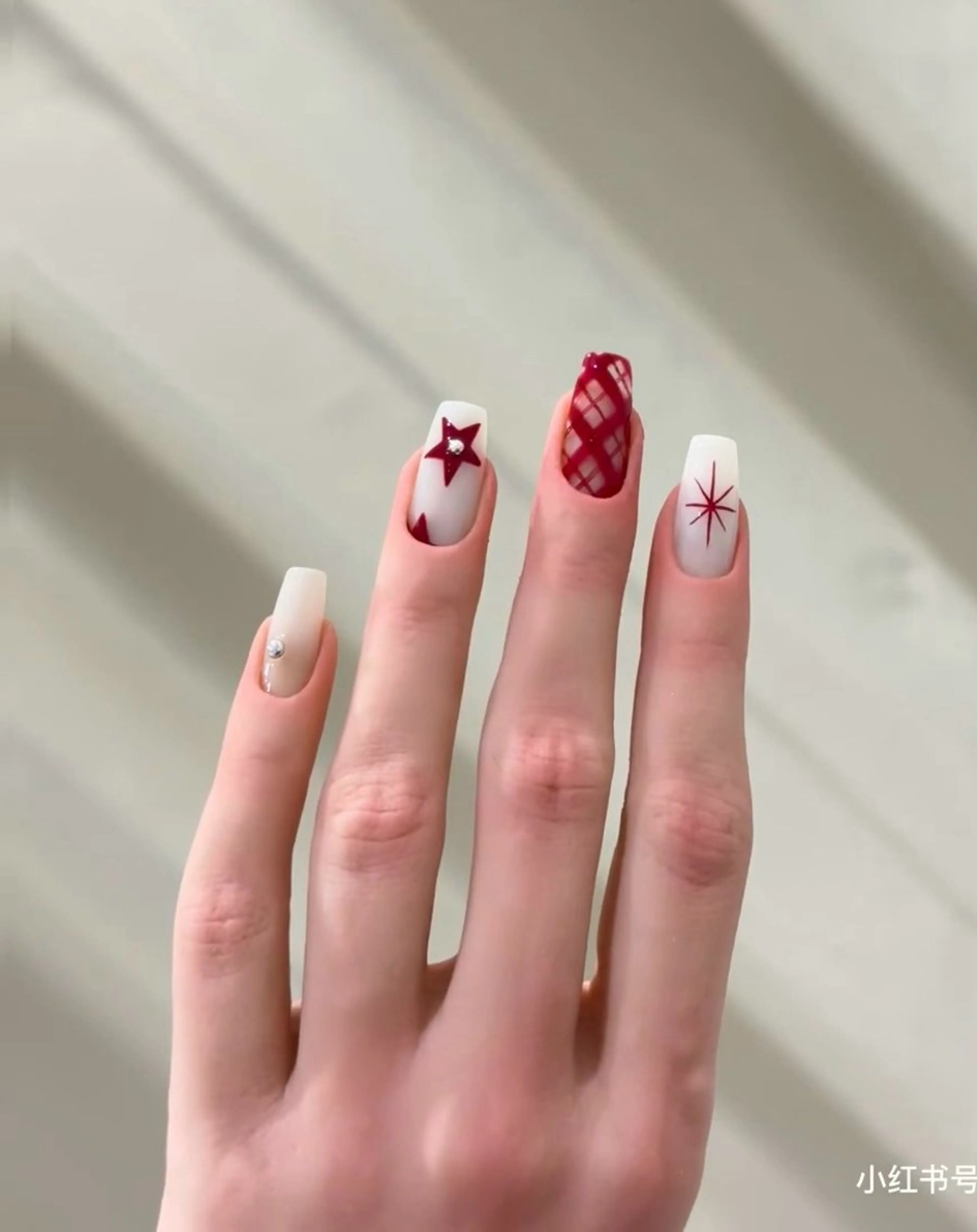 ネイル アートネイル オーロラネイル チークネイル フレンチネイル ガラスフレンチ ハンドネイル 🎀YooLi Nail salonのネイルデザイン