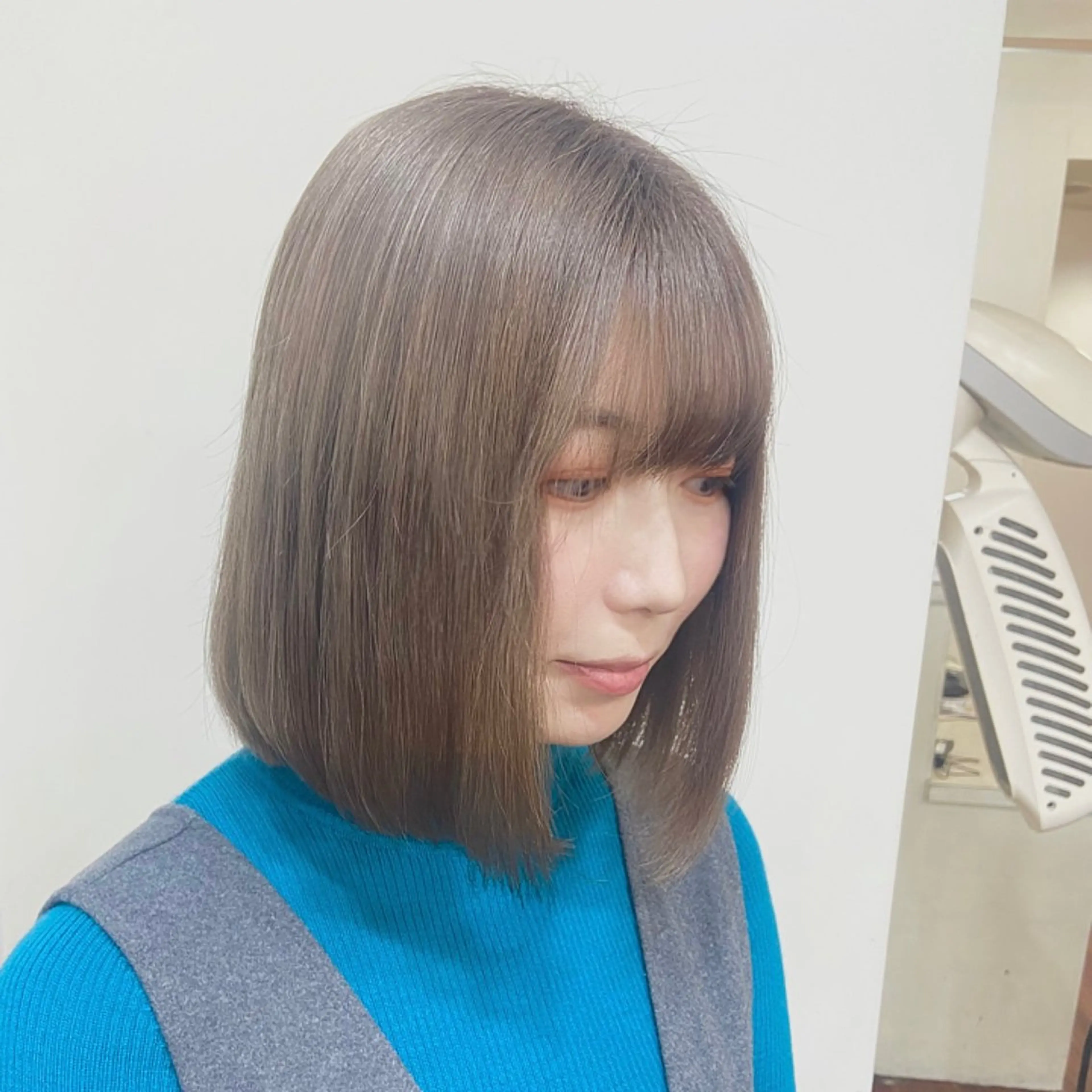 ミディアム カラー グレージュ 髪質改善/透明感 カラー/西川奈穂のヘアスタイル