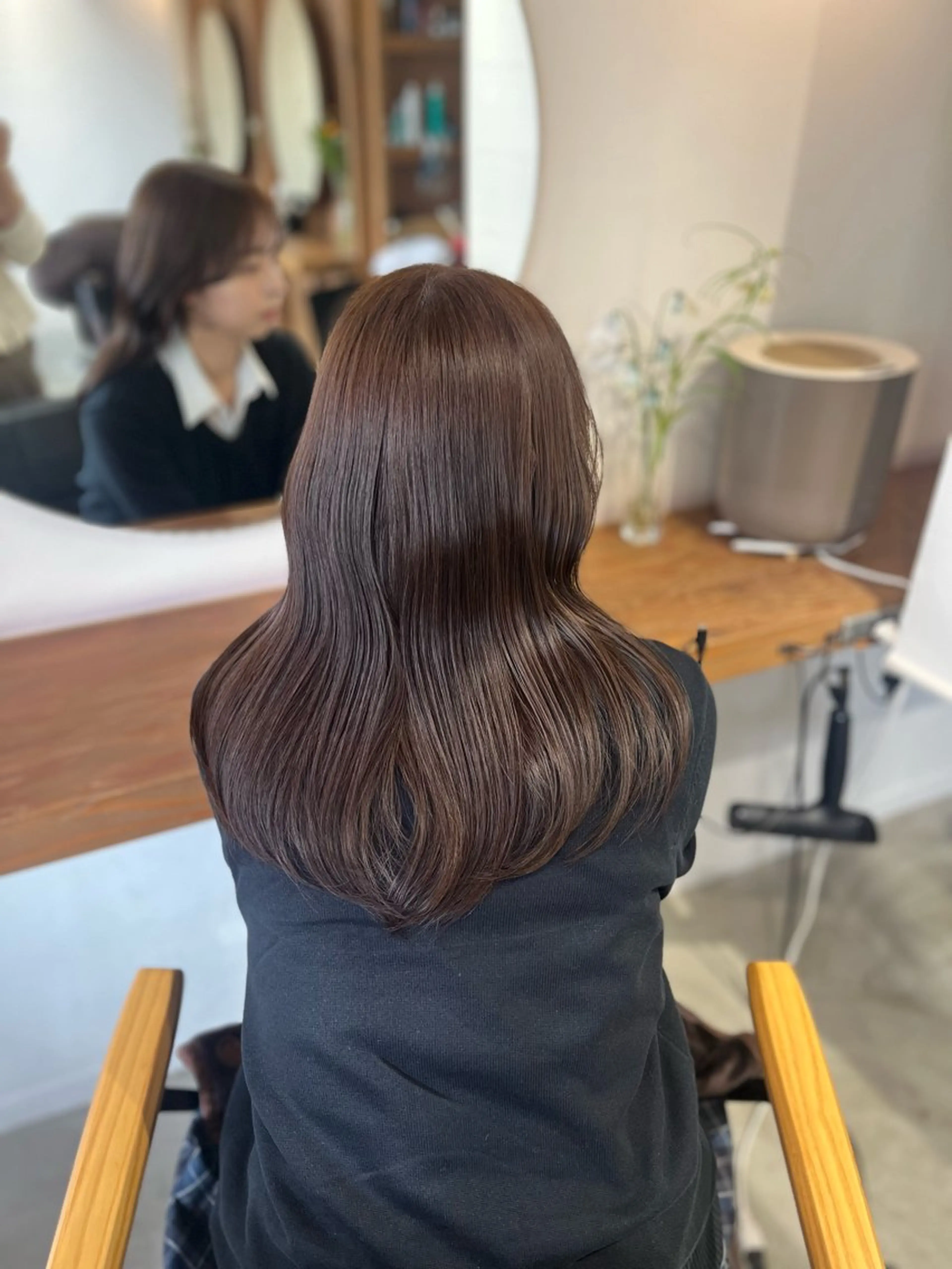 ミディアム ヘアカラー トリートメント 塩川ももこ/ 自然な縮毛矯正のヘアスタイル