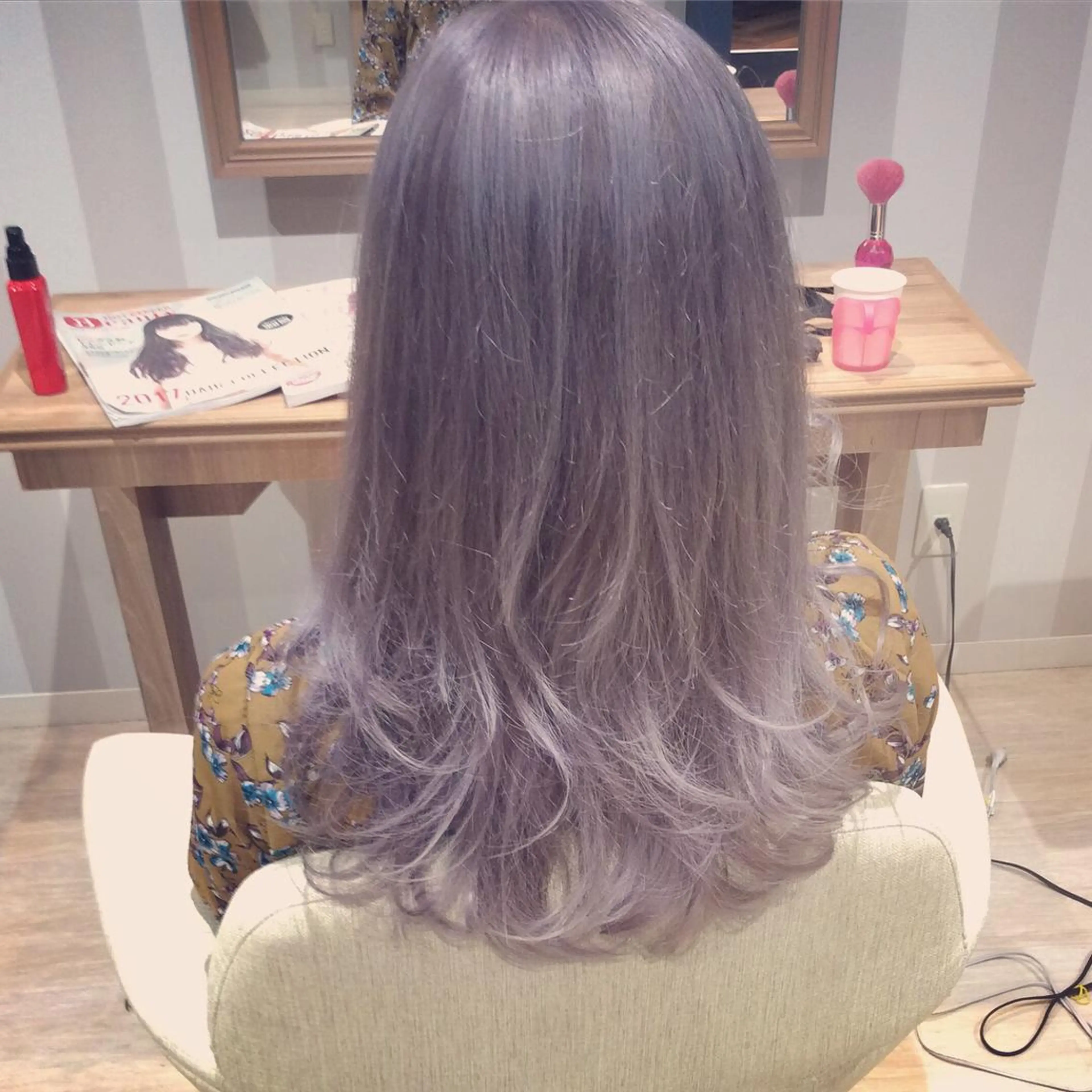 セミロング カラー アッシュ ダブルカラー ハイトーンカラー パープルカラー パープルアッシュ カット ヘアカラー トリートメント 山本 将史のヘアスタイル