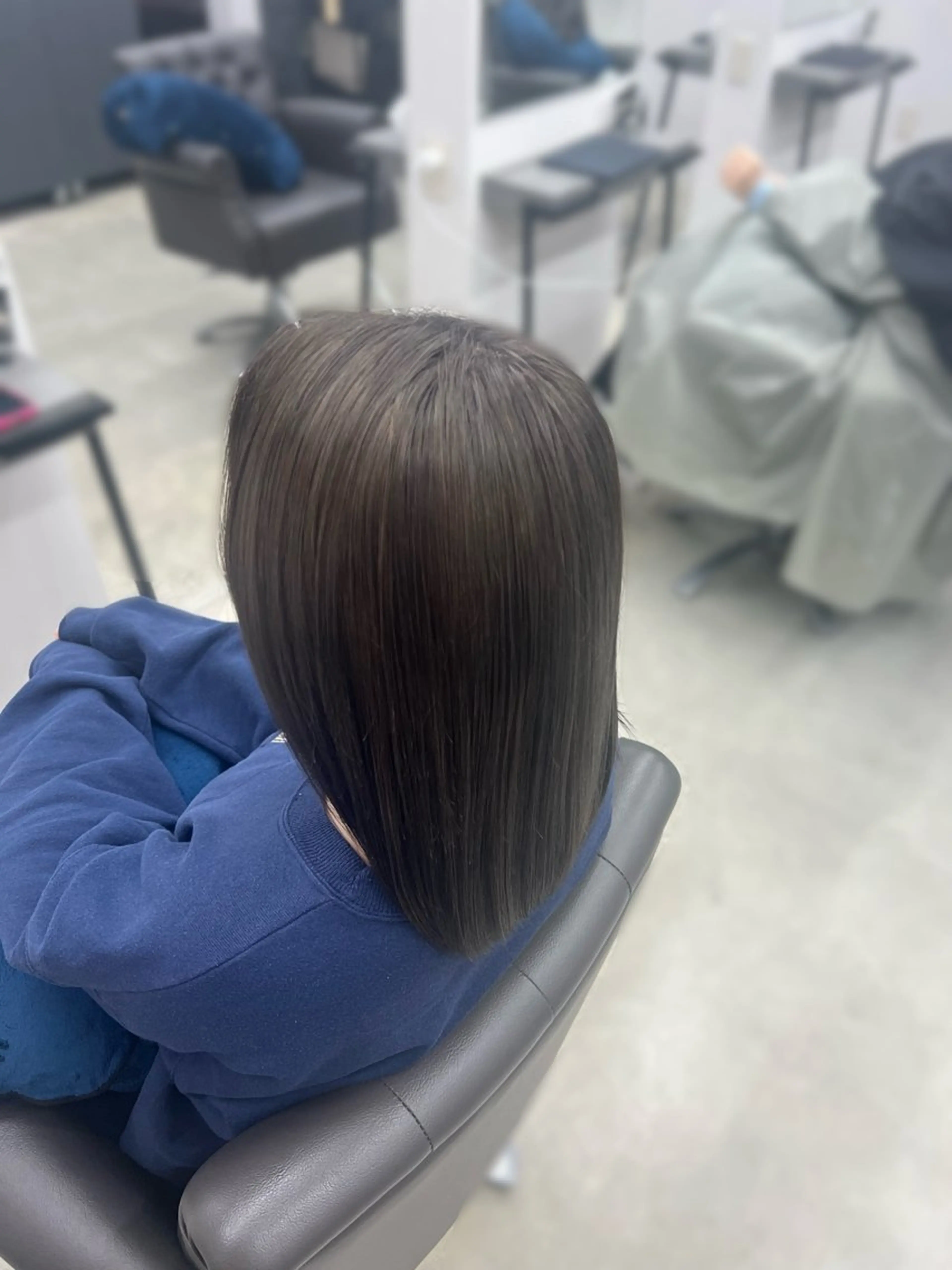 カラー グレージュ ハイトーンカラー 平野 実優のヘアスタイル