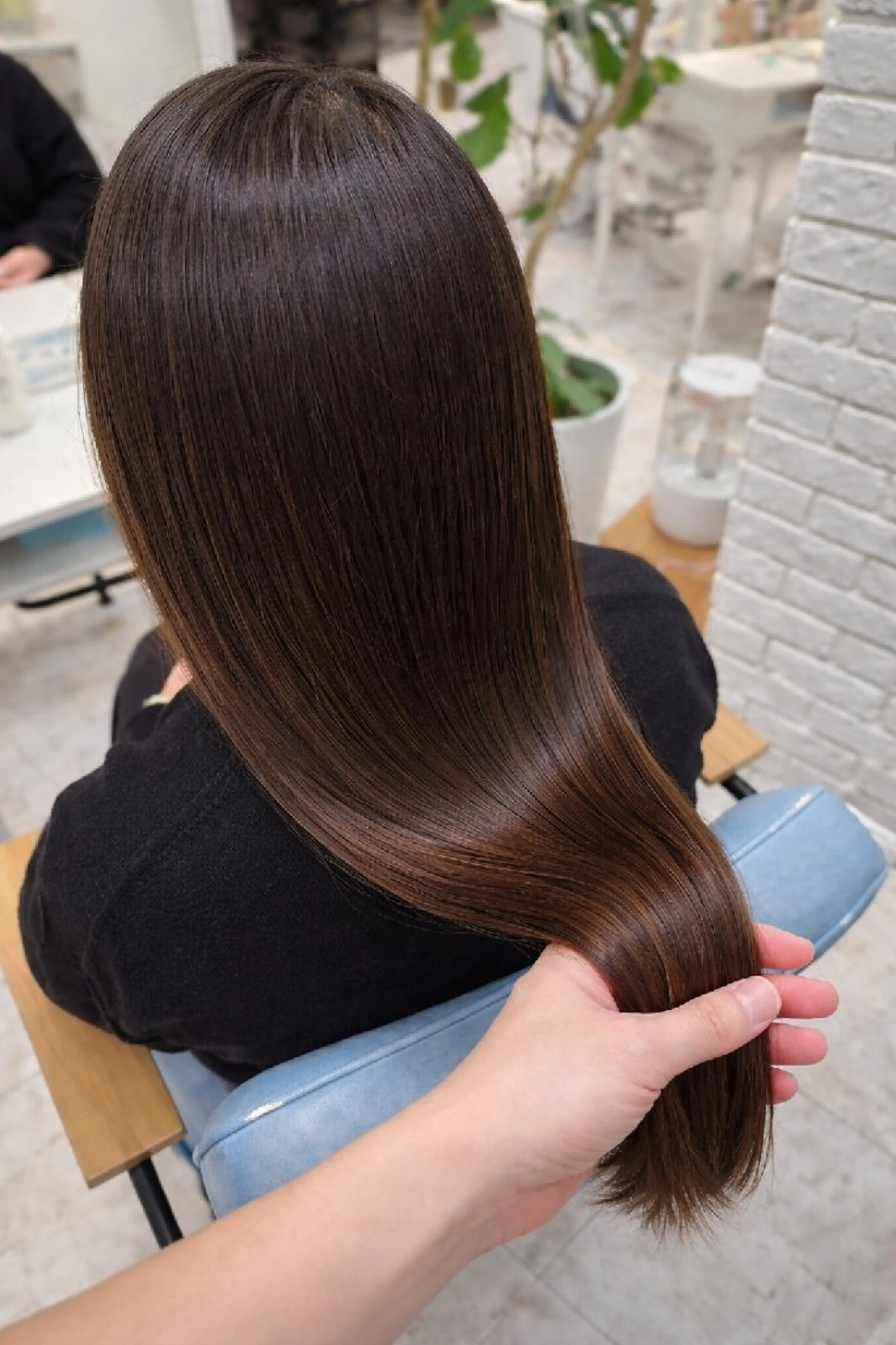 ロング 顔周りカット 髪質改善 韓国風ヘア ロング 縮毛矯正 カット 縮毛矯正 トリートメント レイヤーカット/ 髪質改善/代表西村のヘアスタイル