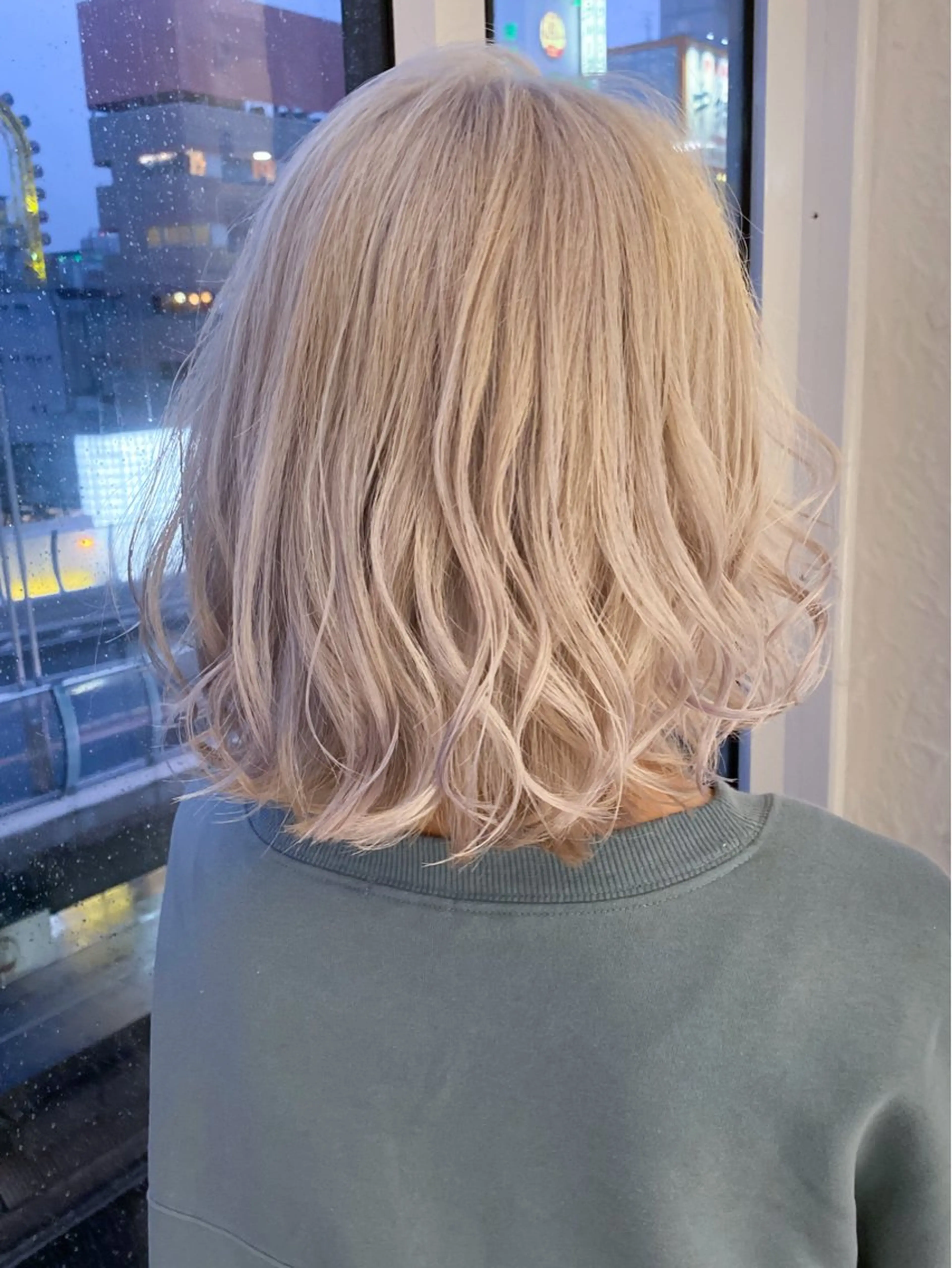 ミディアム カラー ブリーチ ケアブリーチ ダブルカラー ハイトーンカラー ヘアカラー トリートメント welring hair salonのヘアスタイル