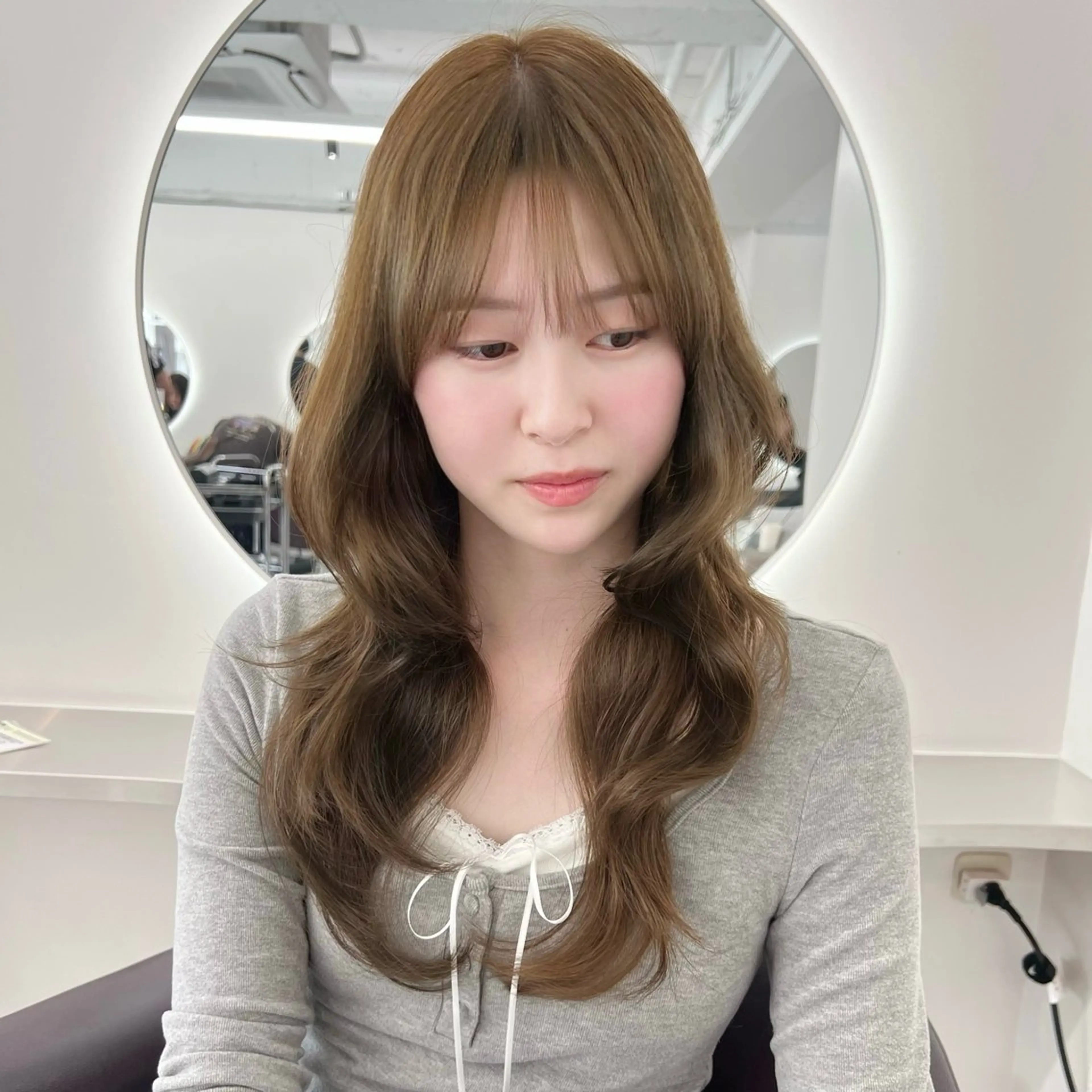 ロング カラー ブリーチ ダブルカラー ブリーチなしカラー カット ヘアカラー トリートメント ヘアセット 韓国ヘア/透明感 カラー🤍yukaのヘアスタイル