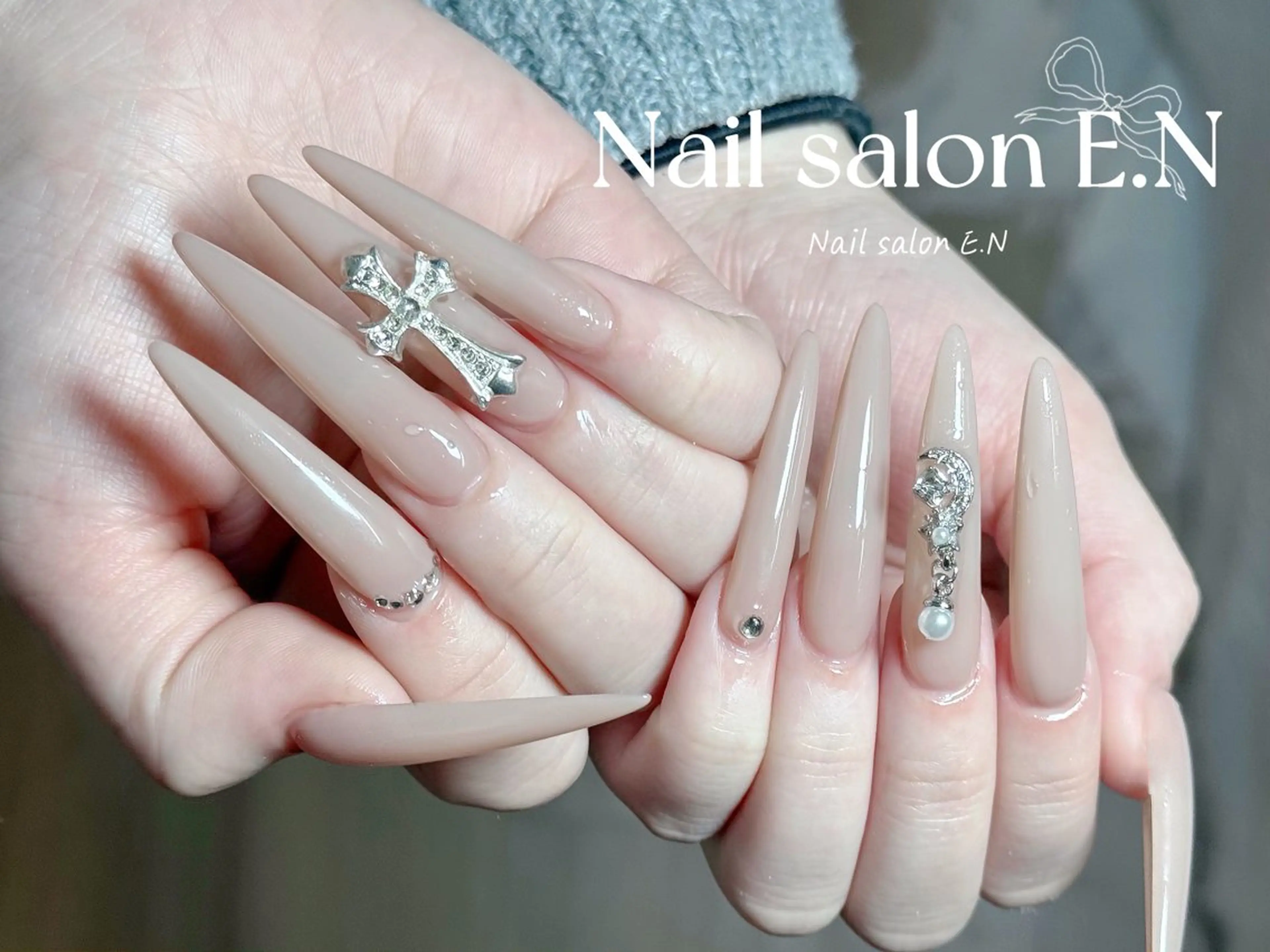 ネイル アートネイル オーロラネイル ブラウン クリアネイル フレンチネイル ハンドネイル E.N🦋 長さ出し/持ち込みのネイルデザイン