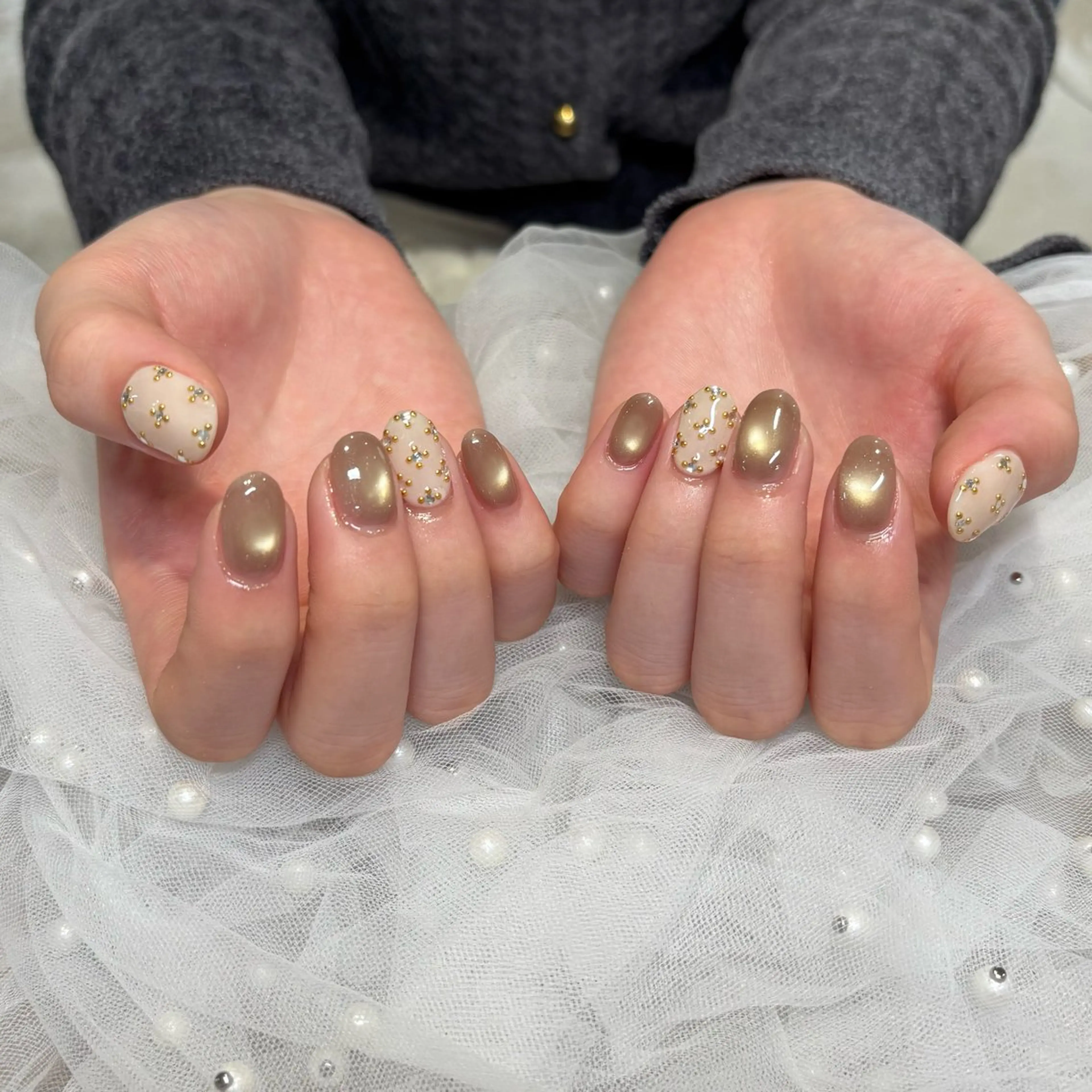 ネイル ゴールド ハンドネイル 荒巻 めいのネイルデザイン