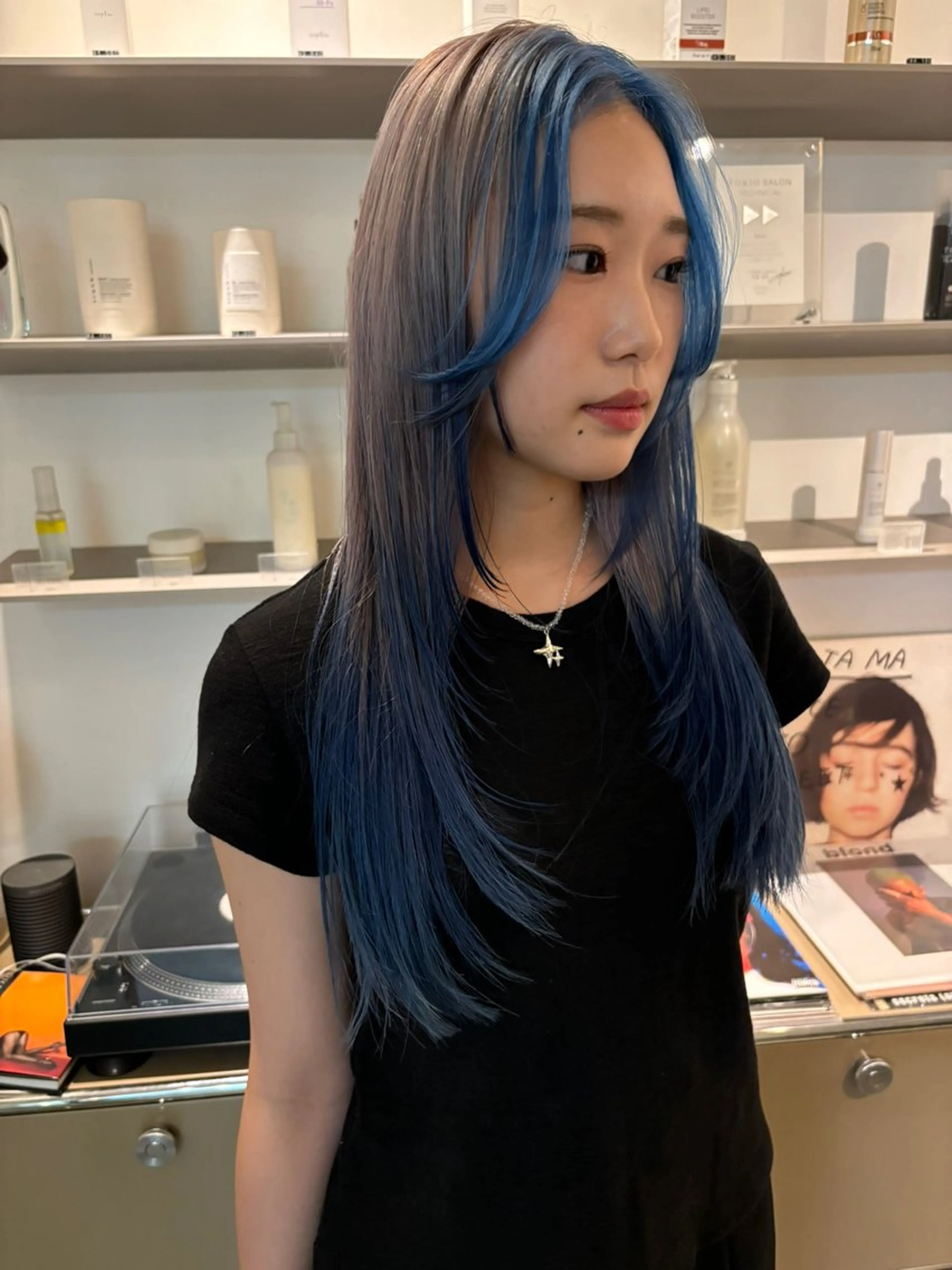 ロング カラー デザインカラー ヘアカラー Tsukasa/ ハイトーン/寒色のヘアスタイル