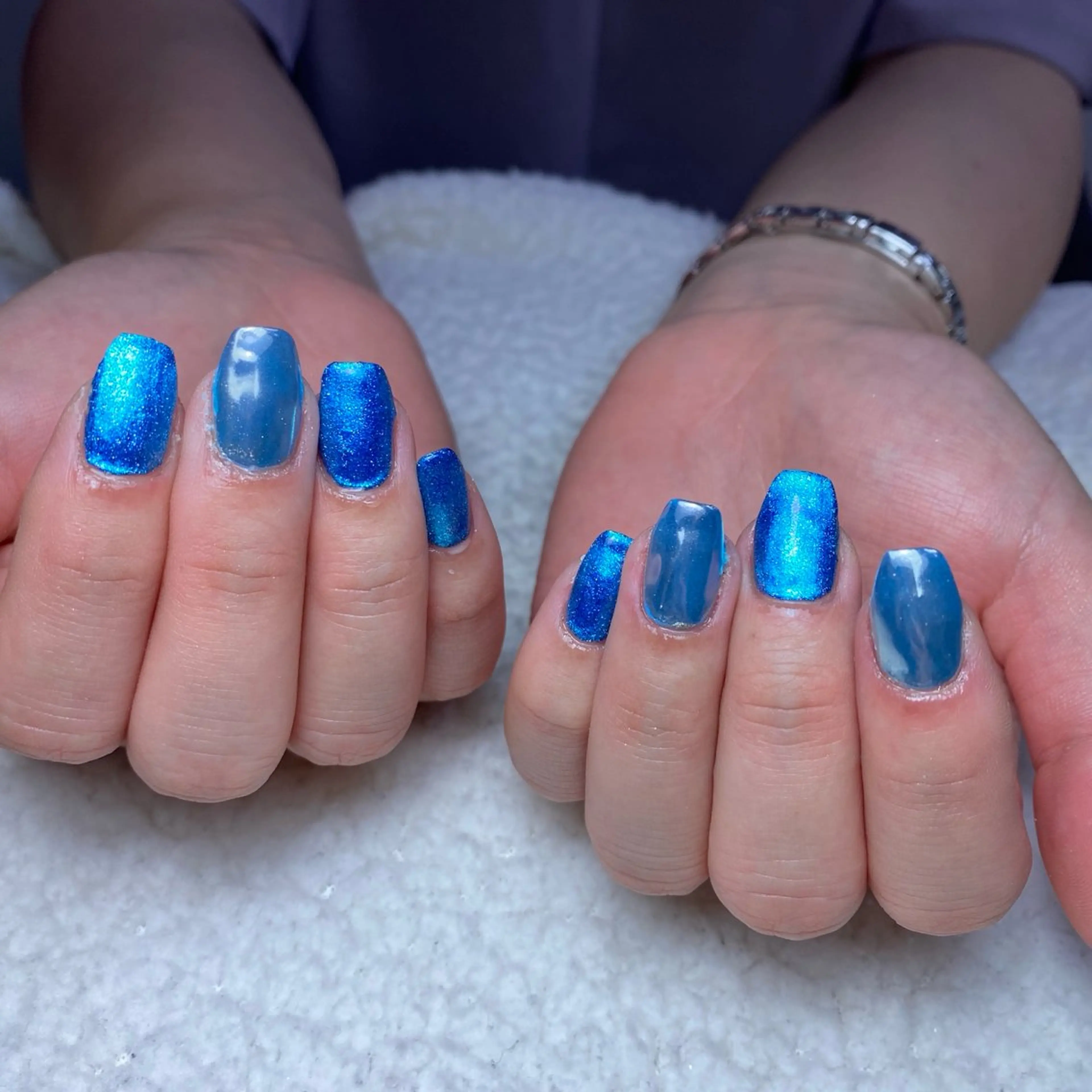 ネイル ブルー ミラーネイル 夏ネイル ハンドネイル COCO +のエステ・リラクイメージ