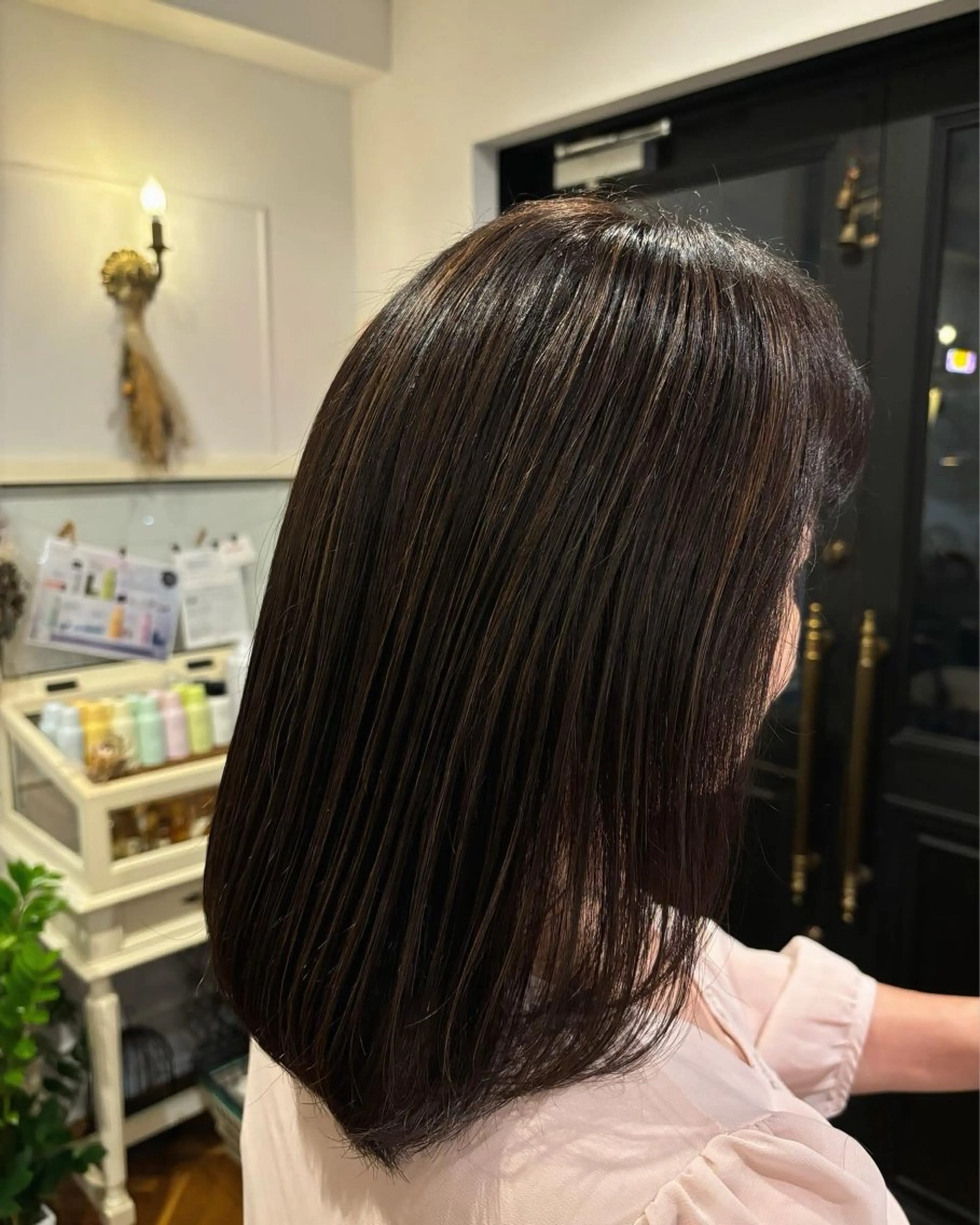 セミロング カラー ハイライトカラー ハイライト トリコヘアサロン 新井千智のヘアスタイル