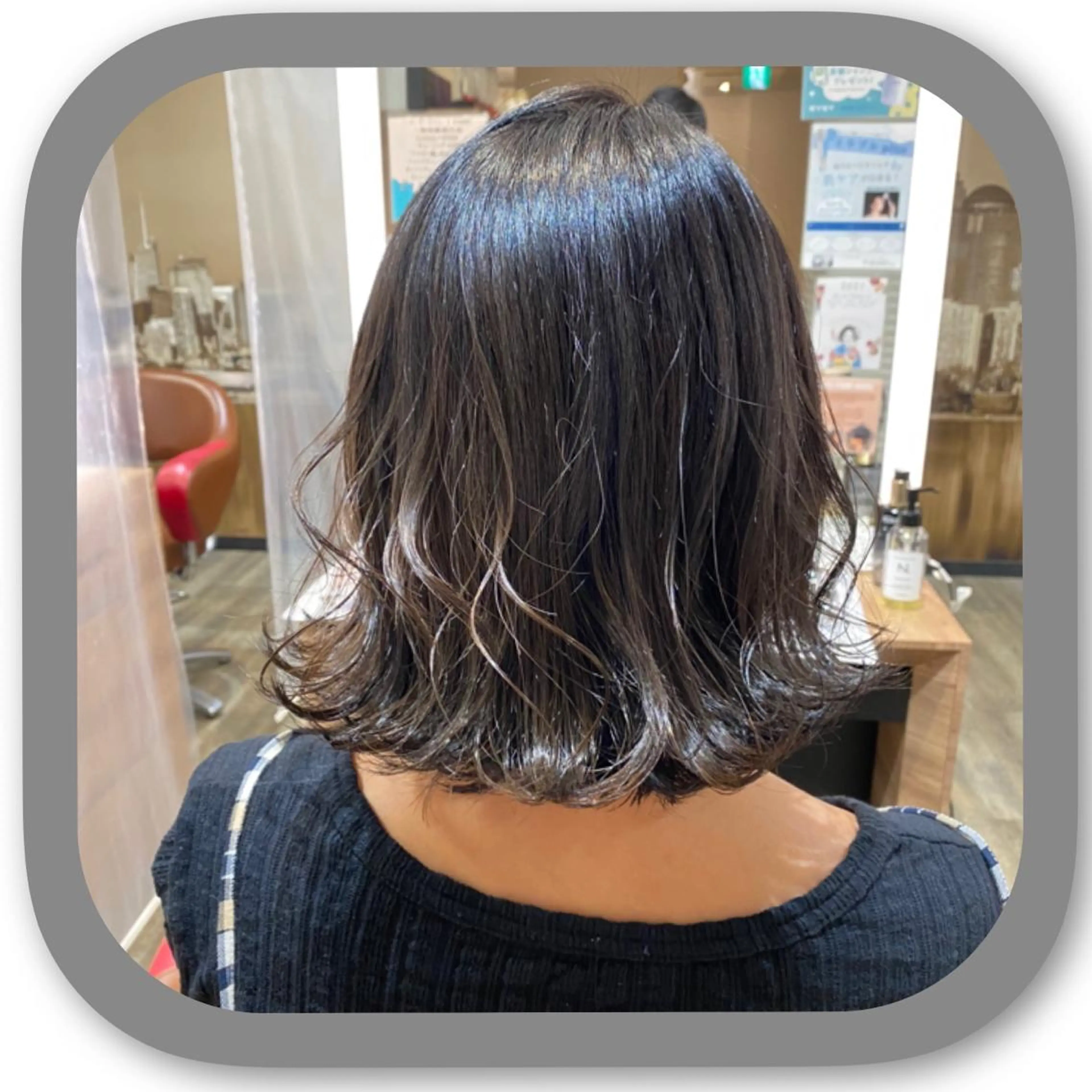 ミディアム アッシュ ボブ 髪質改善 レイヤーカット カット パーマ ショート〜ミディアム 喜多司のヘアスタイル