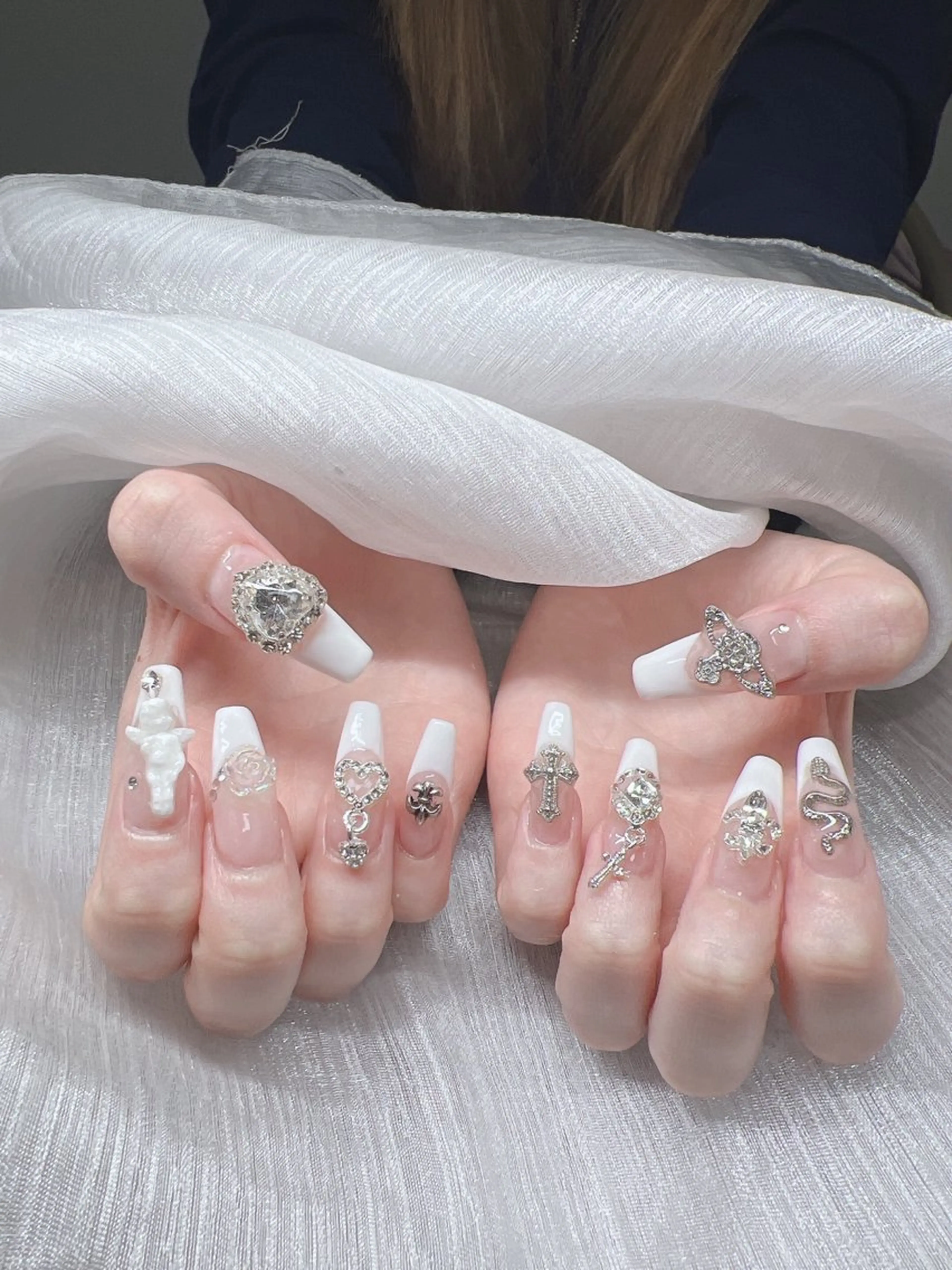 ネイル オーロラネイル チークネイル 長さ出し フットネイル フレンチネイル ハンドネイル Lee Ainのネイルデザイン