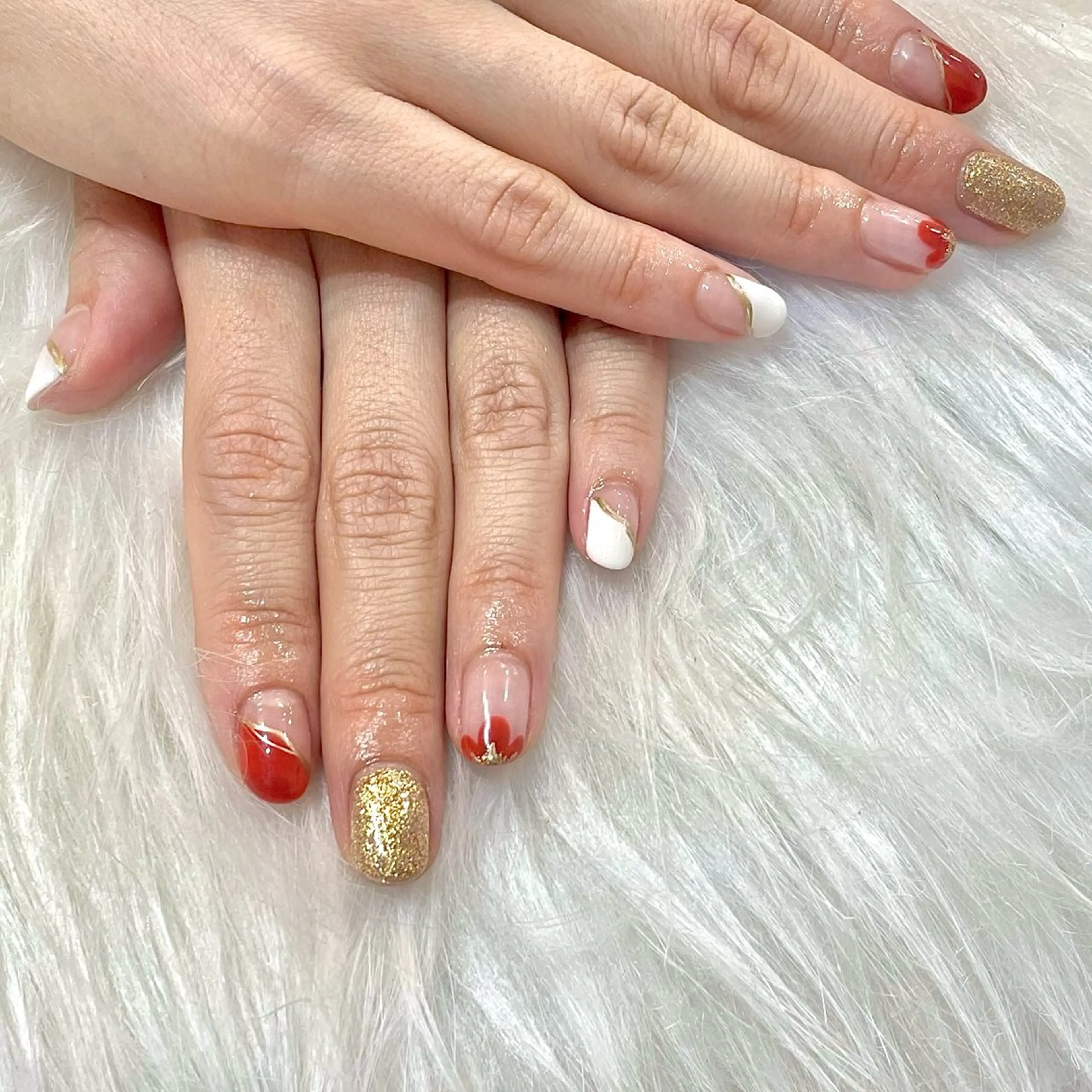 ネイル ボルドー フレンチネイル ゴールド 赤色 ネイルチップ ハンドネイル はあとねいる 五反田店のネイルデザイン