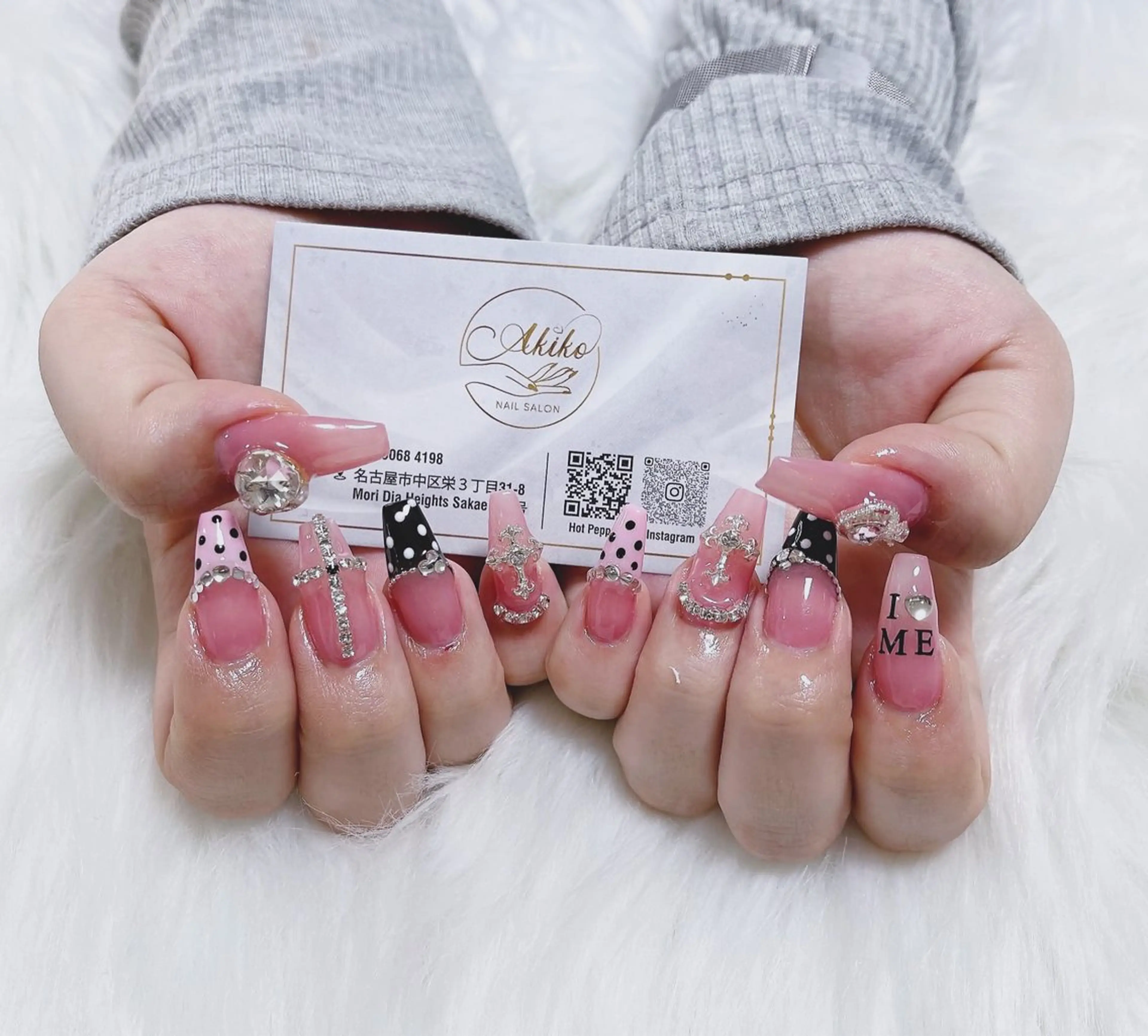 ネイル フットネイル ジェルネイル 韓国ネイル マグネットネイル 持ち込み ハンドネイル AKIKO ネイルサロンのネイルデザイン