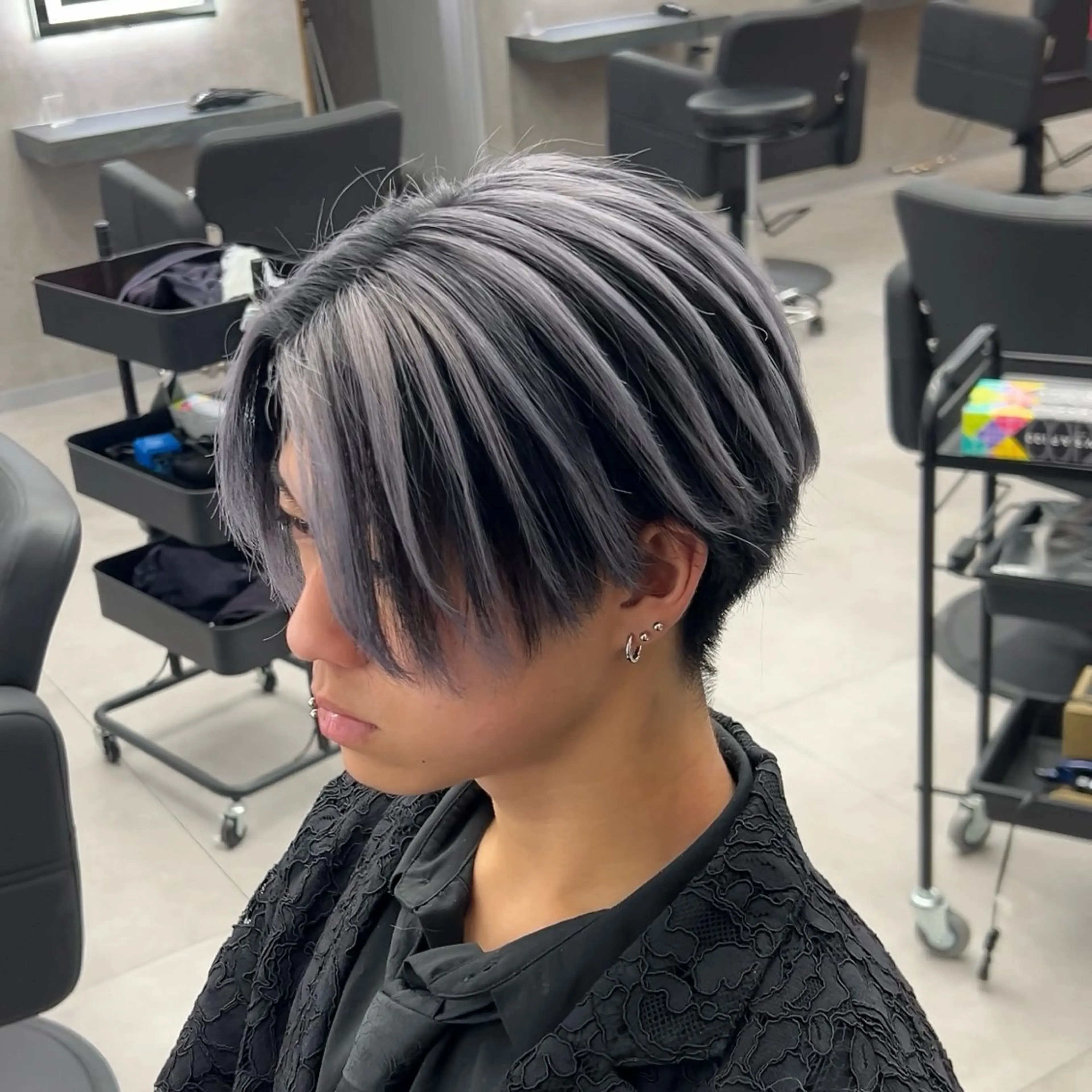 【⭐️ミニモ限定クーポン⭐️】カット+ケアブリーチバレイヤージュカラーの写真