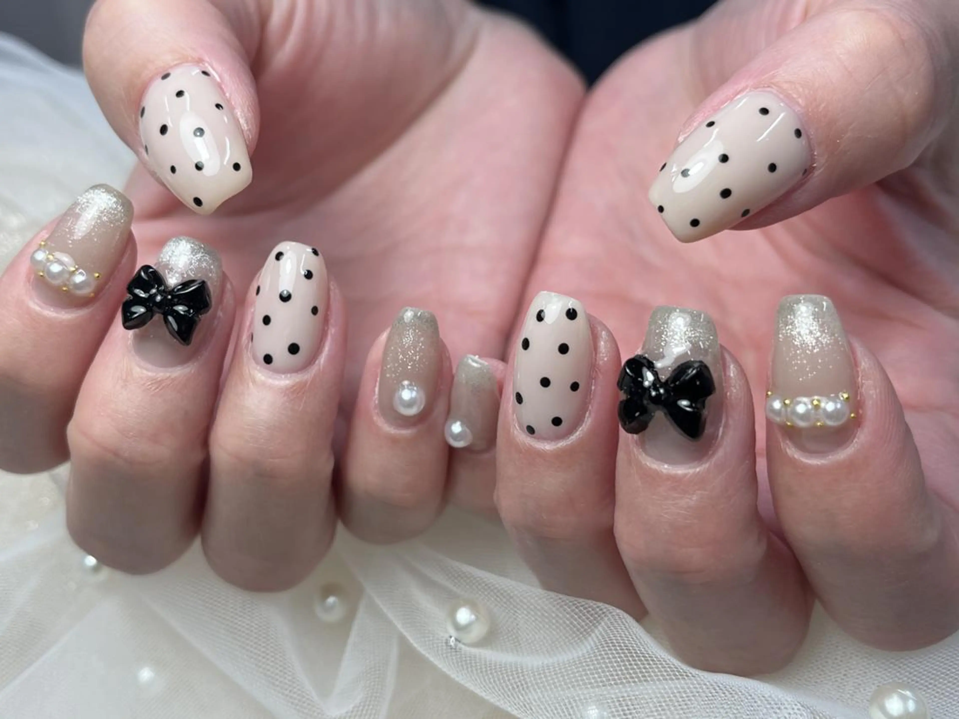 ネイル ドット リボン シンプルネイル ハンドネイル ToliyDeliy Nail Salonのネイルデザイン