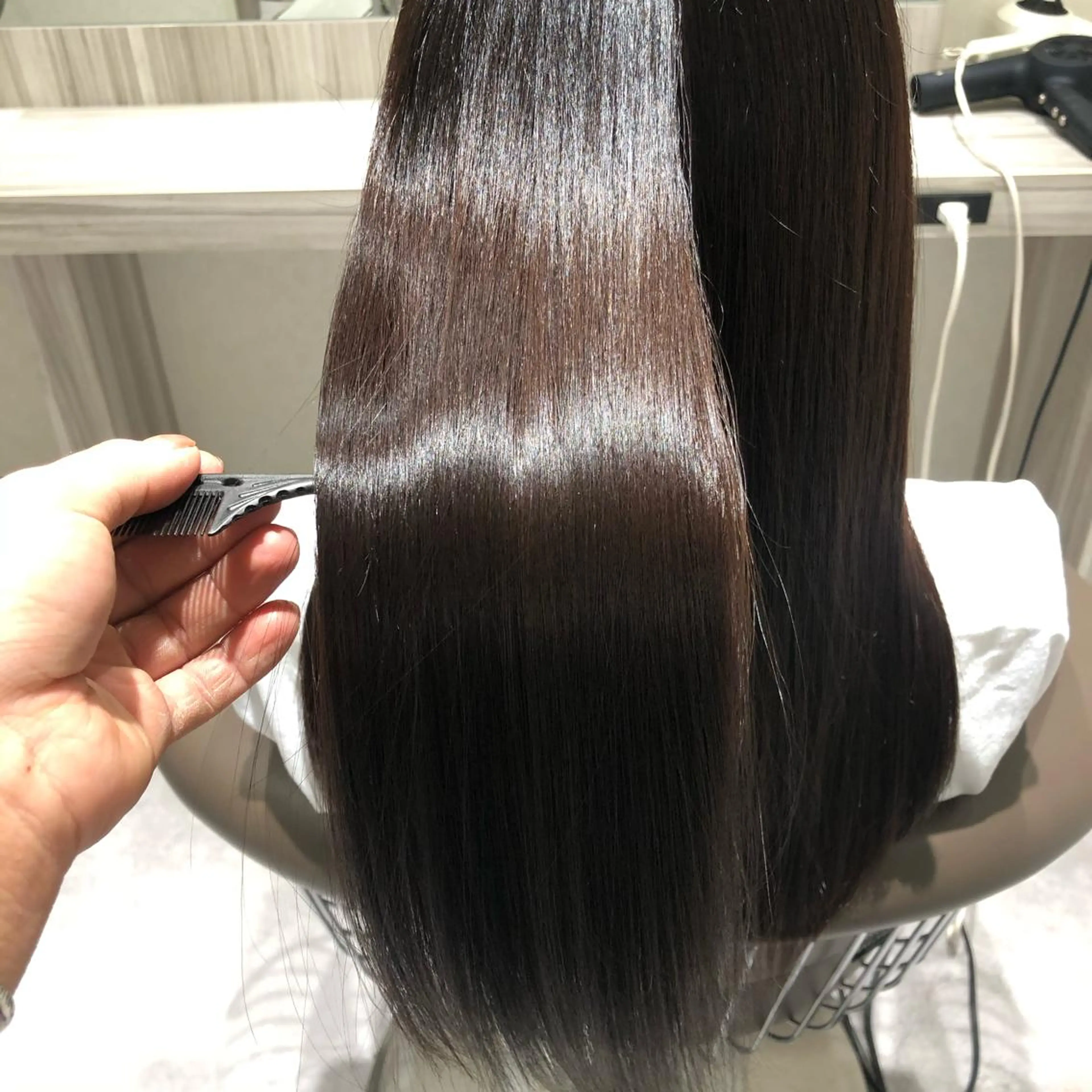 ロング ムトウセイマ/ 縮毛矯正/ブリーチのヘアスタイル