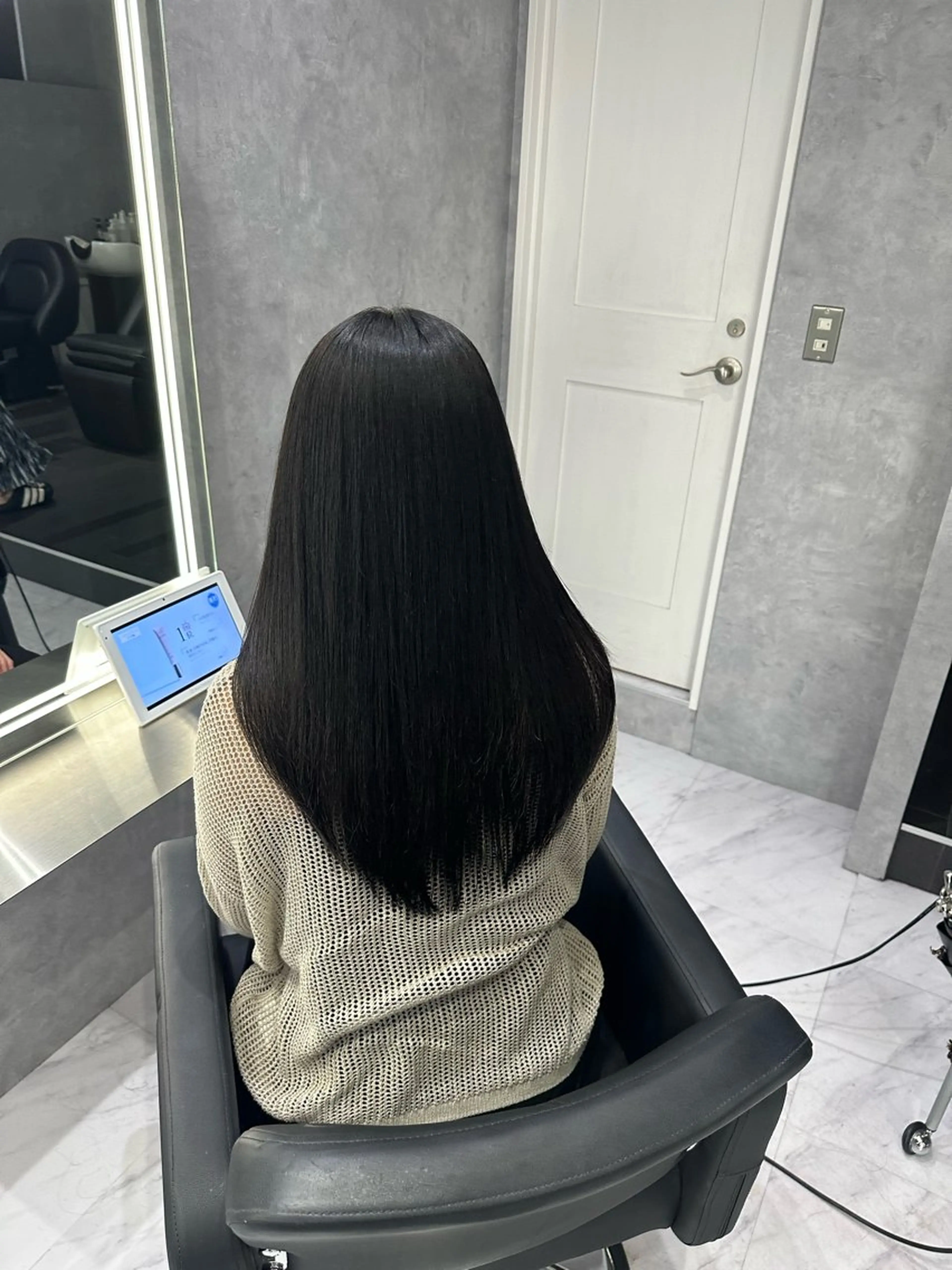 ロング カラー 黒髪 ヘアカラー トリートメント 中村 さきのヘアスタイル