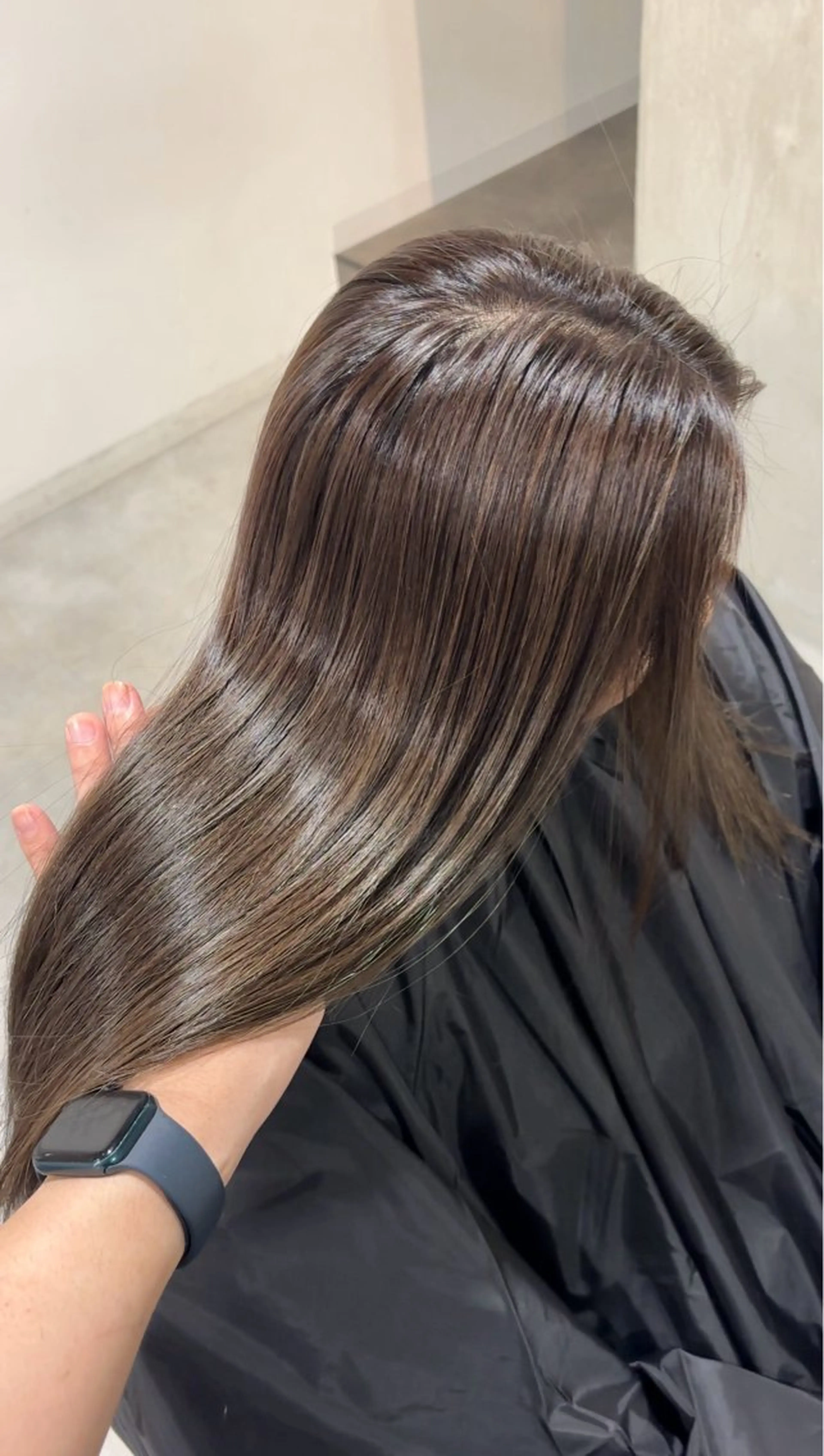 セミロング ハイライト ヘアカラー トリートメント FLEEK 安立徹のヘアスタイル