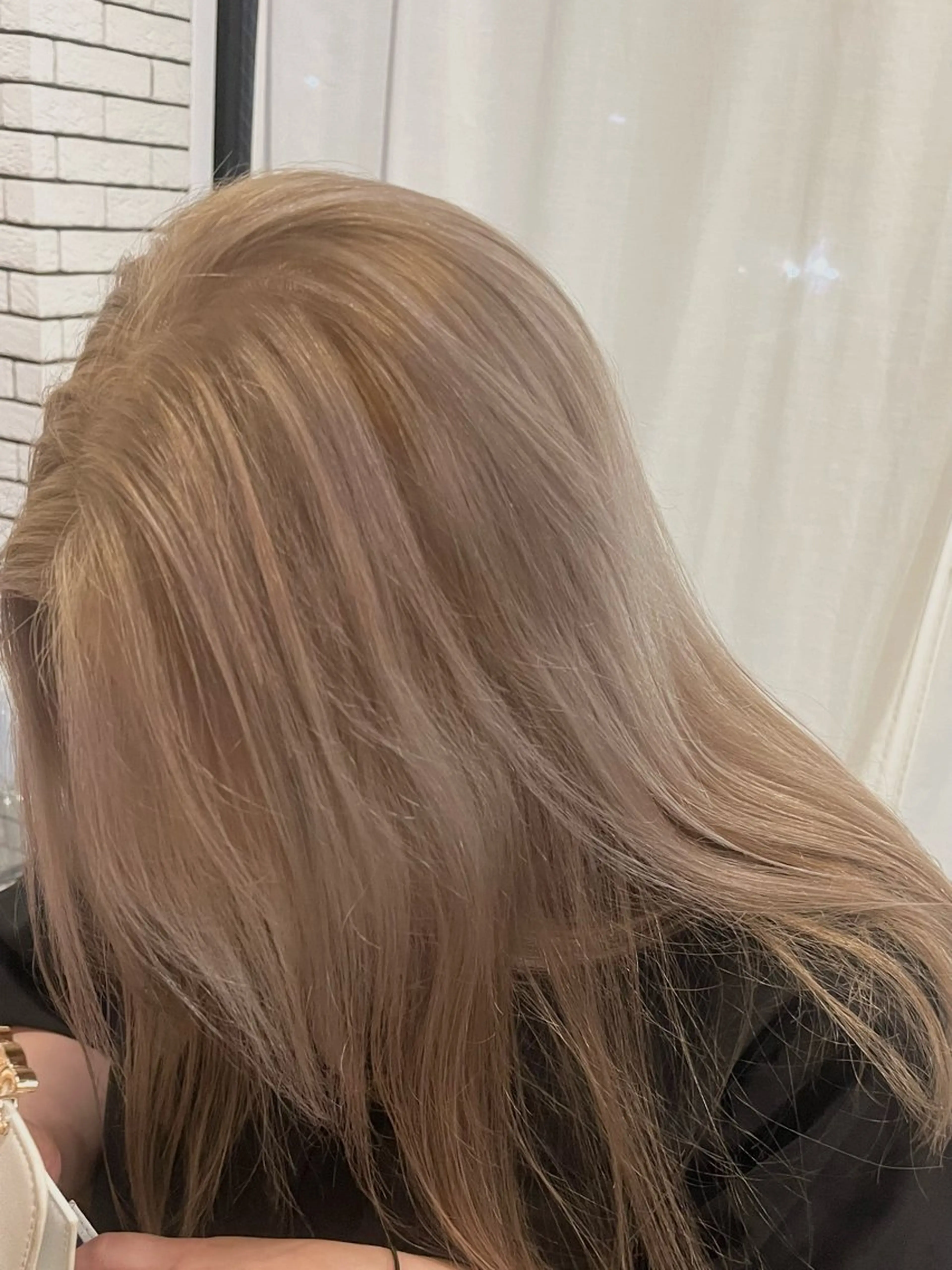 セミロング カラー ヘアアレンジ ベージュカラー シルバー シルバーベージュ みわ/博多 ブリーチ/メンズヘアのヘアスタイル