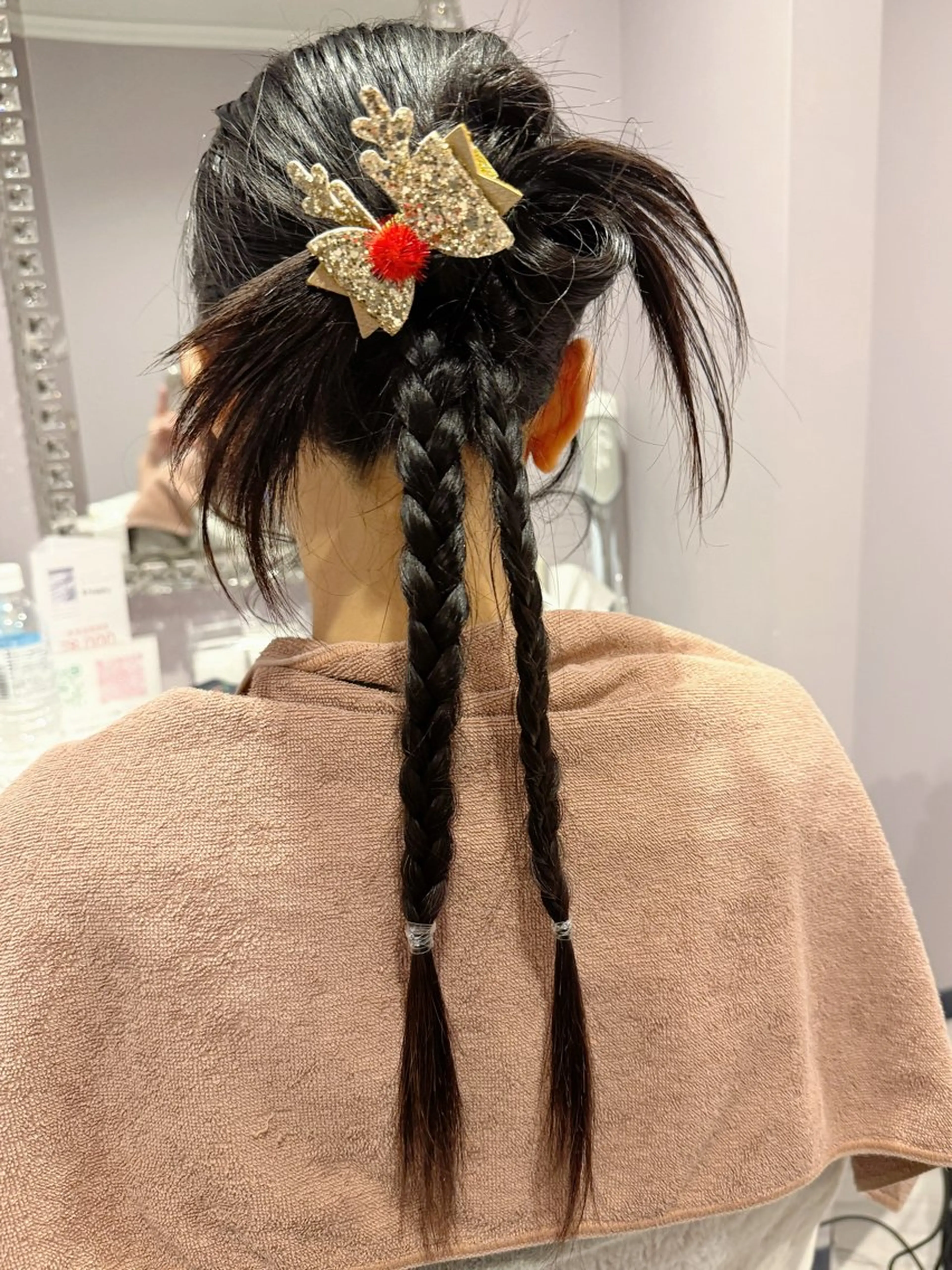 セミロング カラー パーマ ヘアアレンジ エクステ ハイレイヤー レイヤーカット LAVENDIA 初音のヘアスタイル