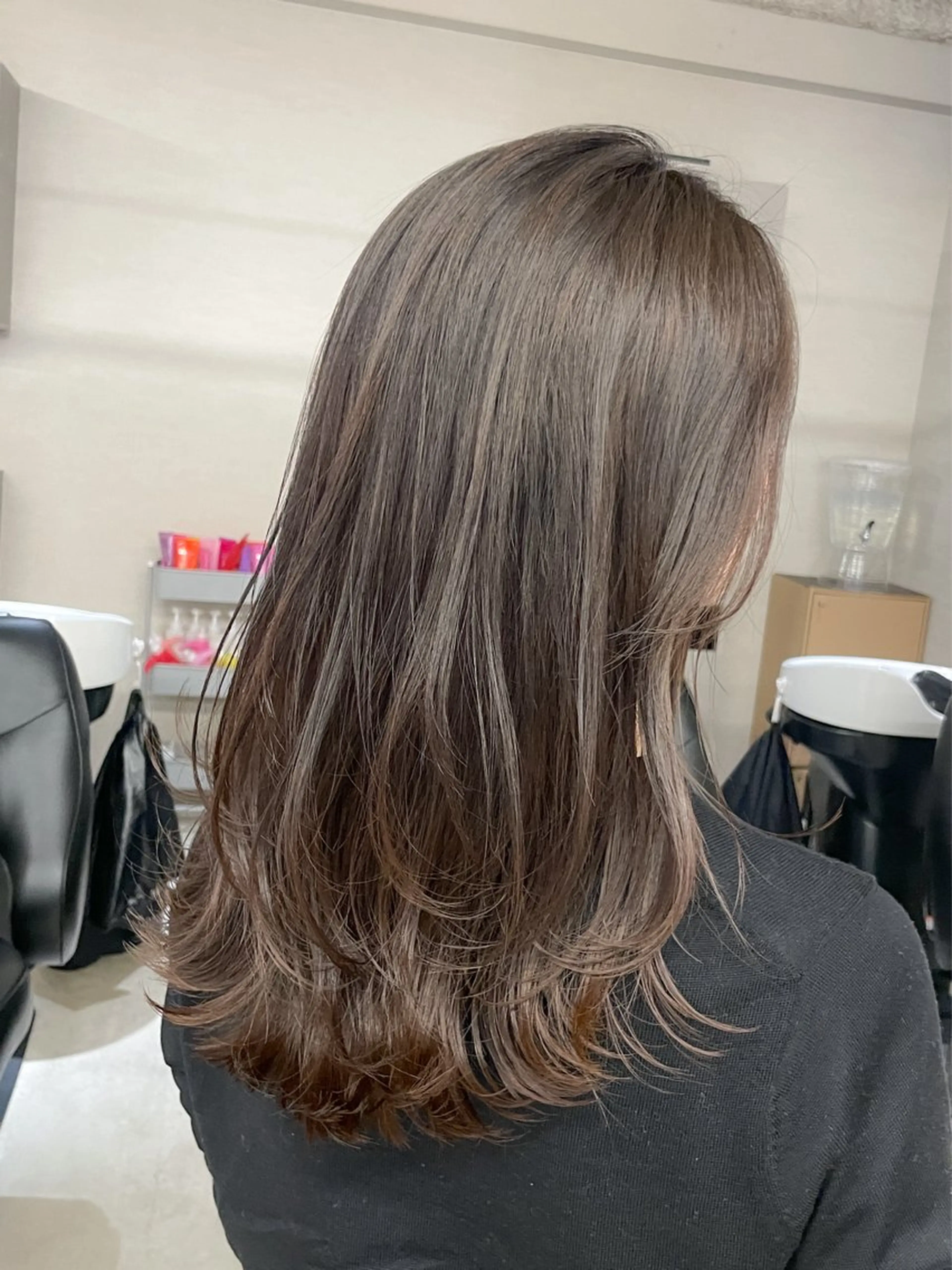 セミロング カラー Grand Link （グランリンク）のヘアスタイル