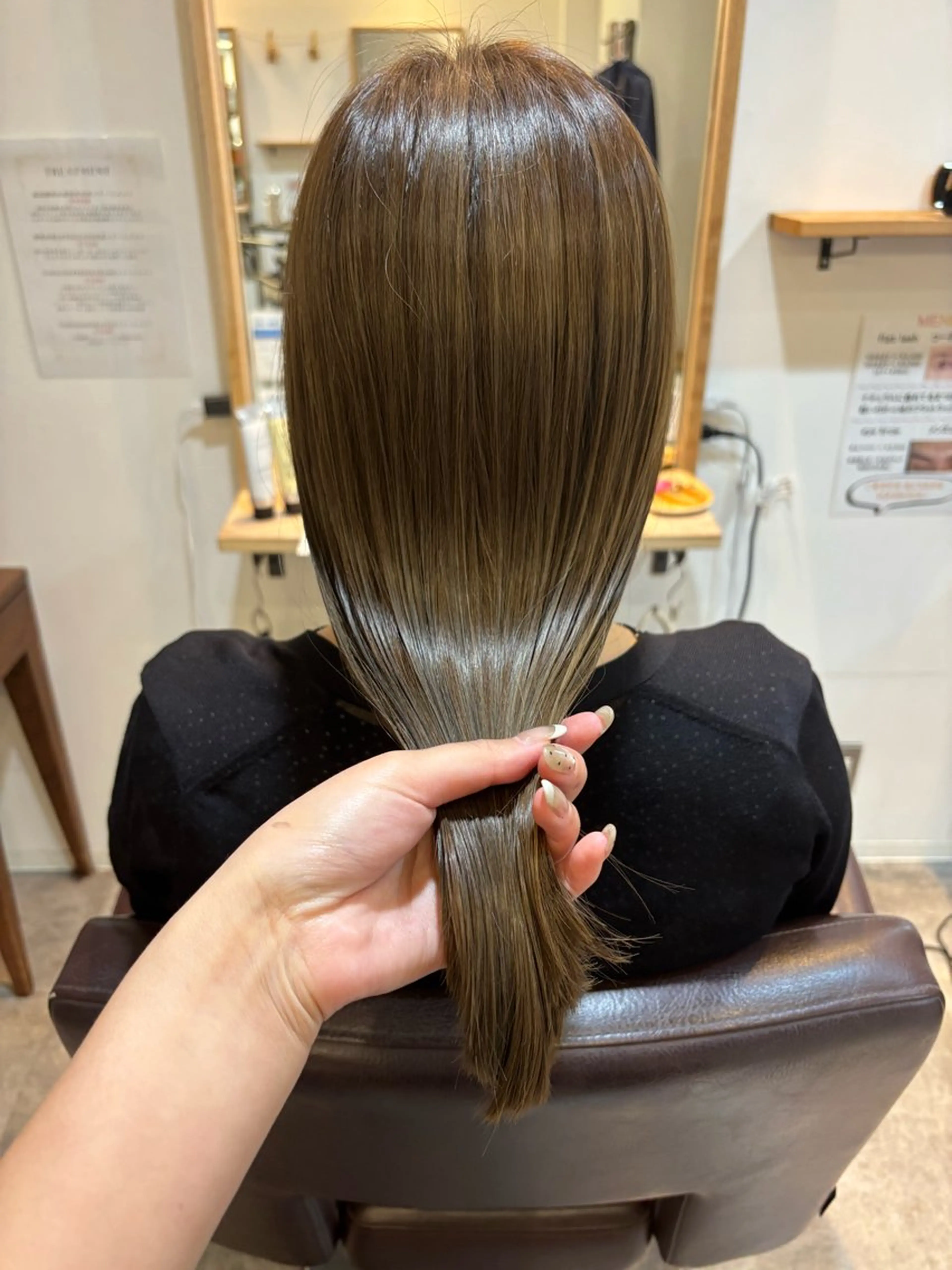 ロング カラー ダブルカラー ハイトーンカラー ボブ 顔周りカット 髪質改善 カット ヘアカラー トリートメント RISE SWELL 江坂momoneのヘアスタイル