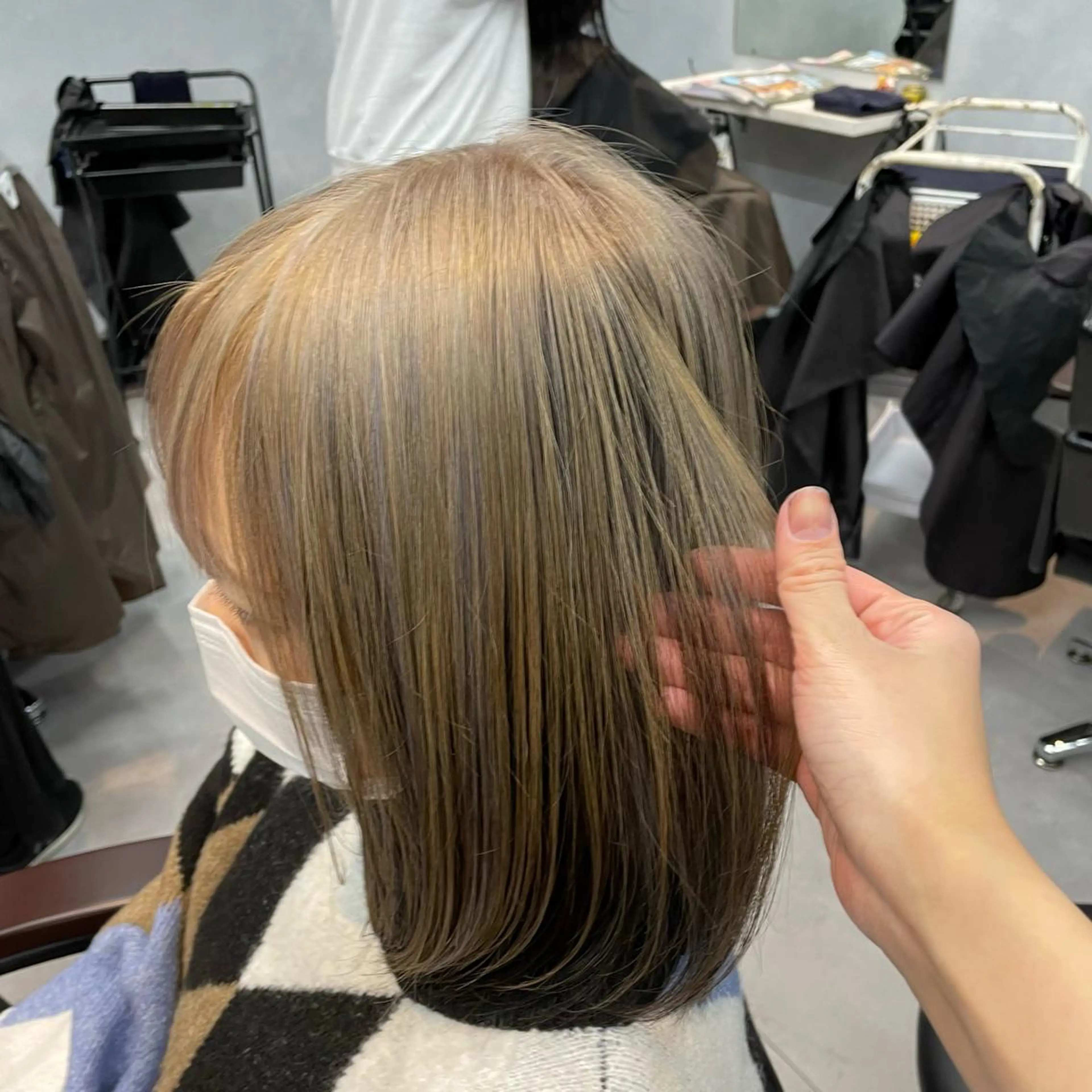 セミロング ヘアカラー 🫧艶髪/ブリーチ 🐳honami🫧のヘアスタイル