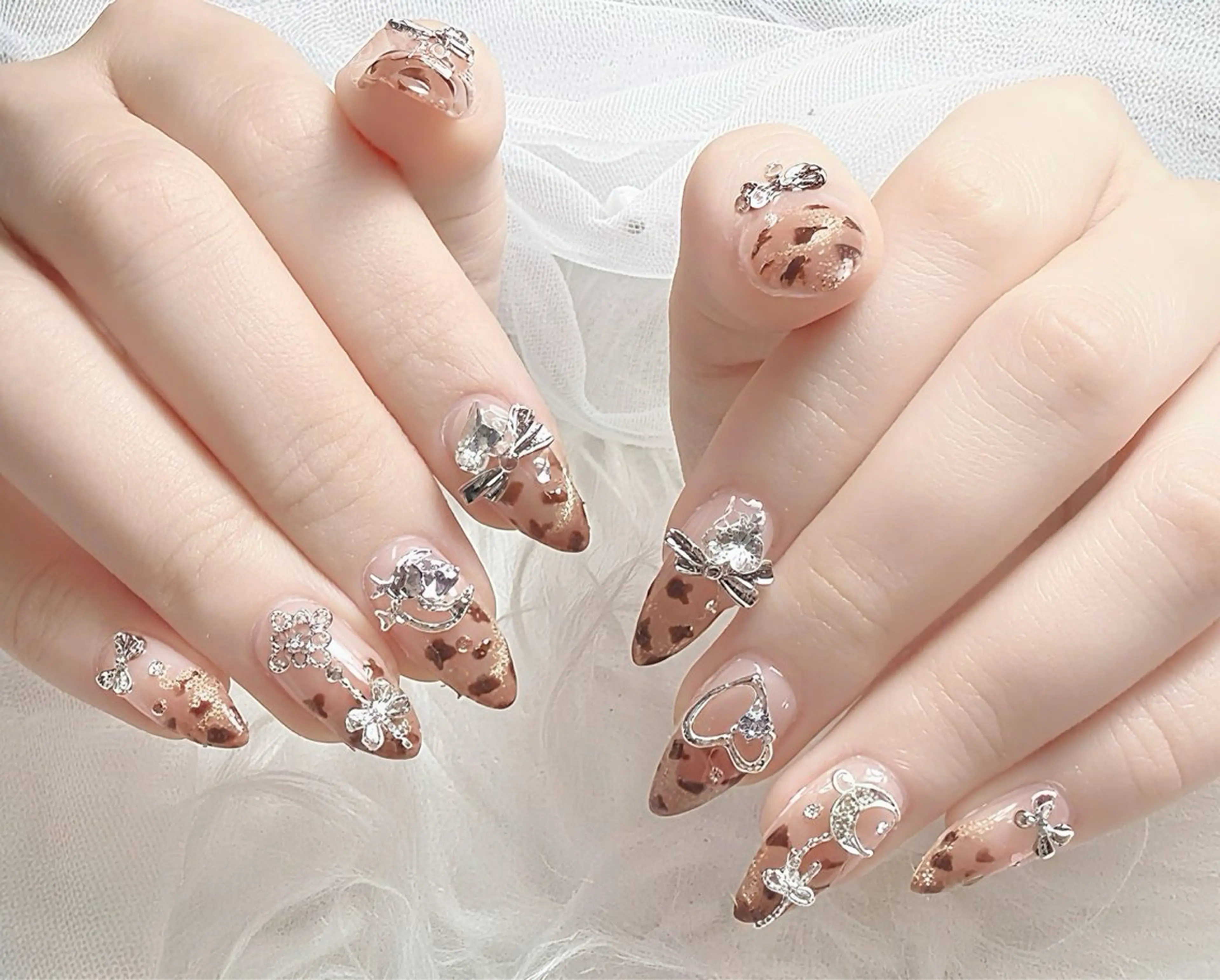 ネイル アニマル柄 ハンドネイル ハンドケア Gote Kawa nail salonのネイルデザイン