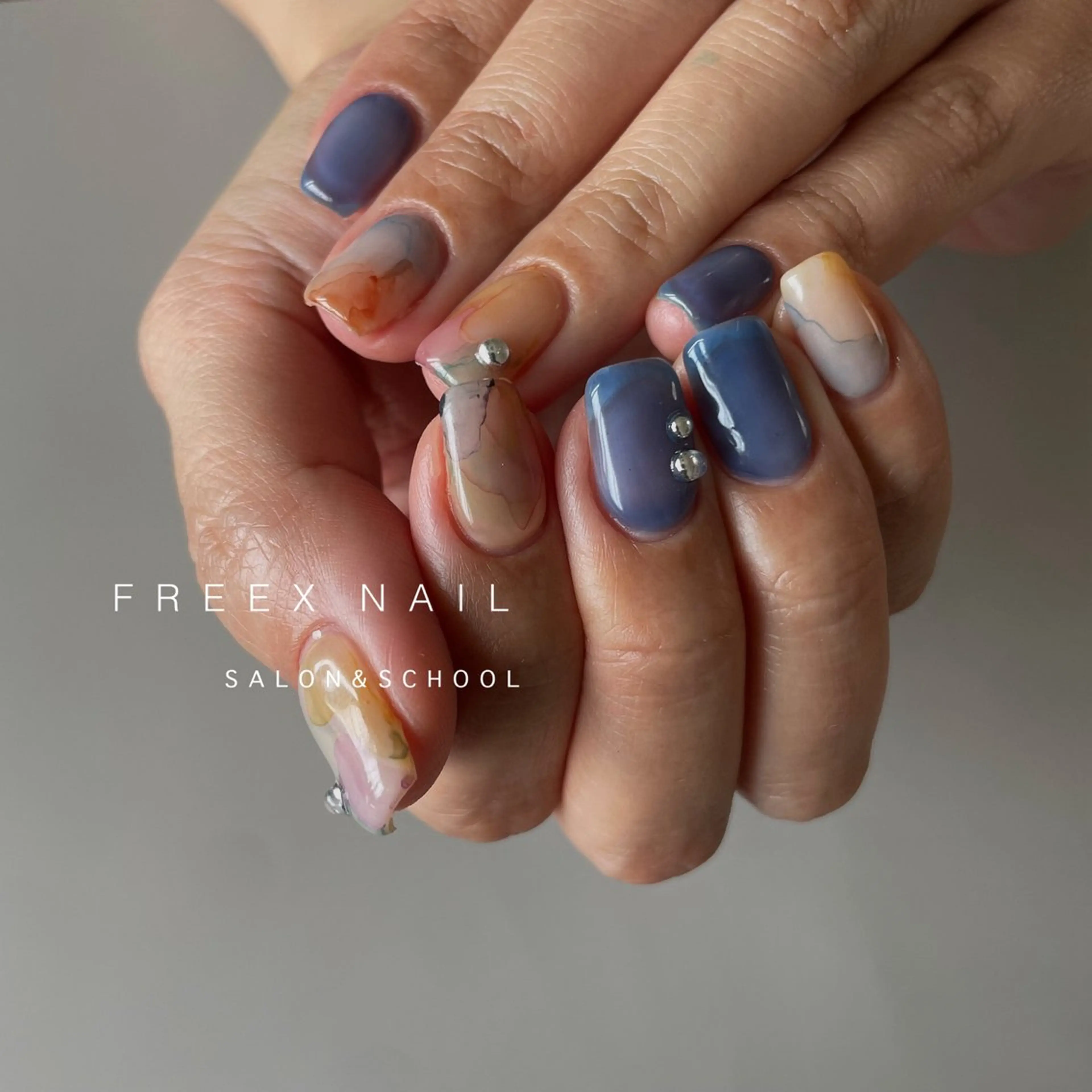 ネイル 夏ネイル ハンドネイル ハンドケア freex nail /ニュアンス/個性派のネイルデザイン