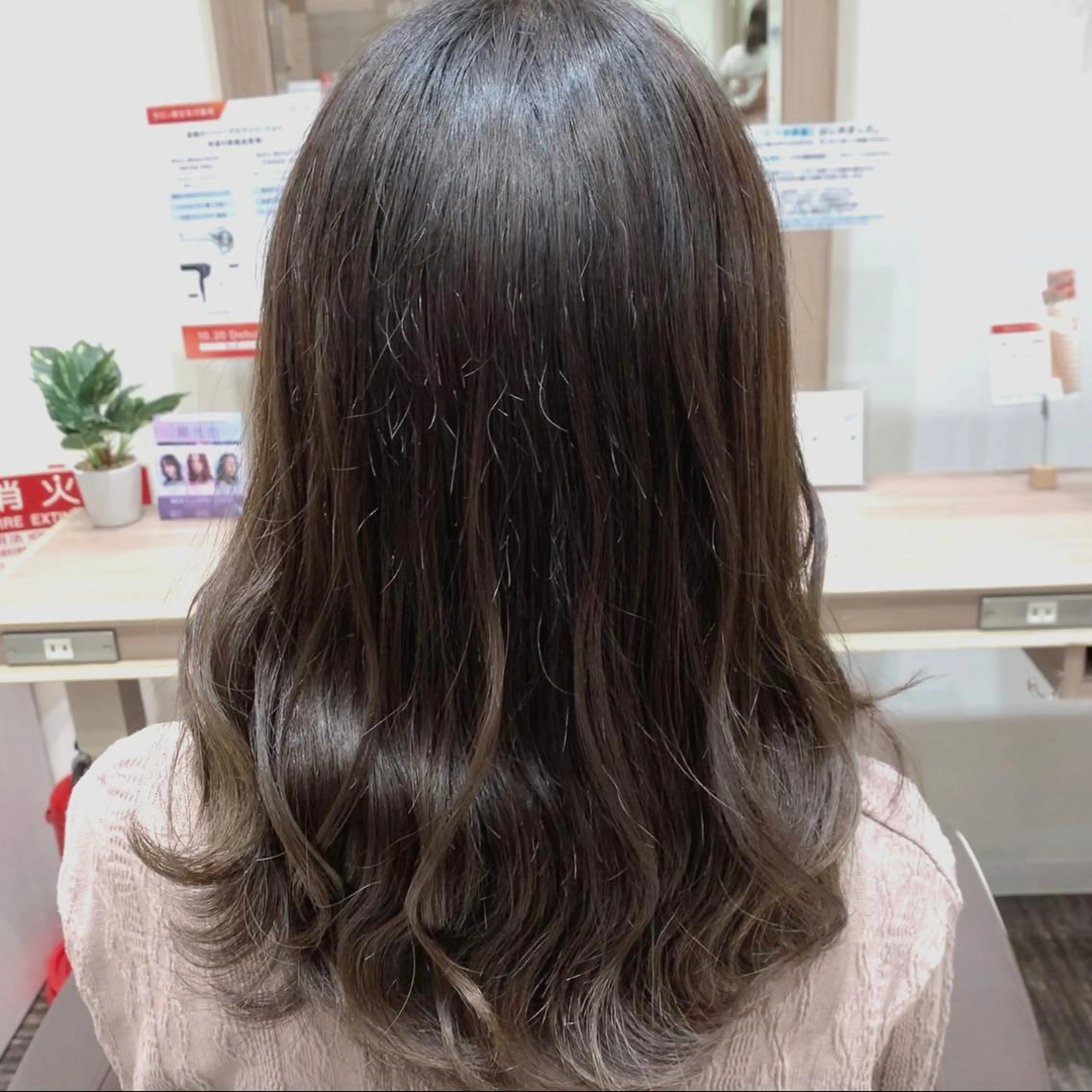 セミロング アッシュ 🌹髪質改善縮毛特化 小山正悟🌹のヘアスタイル