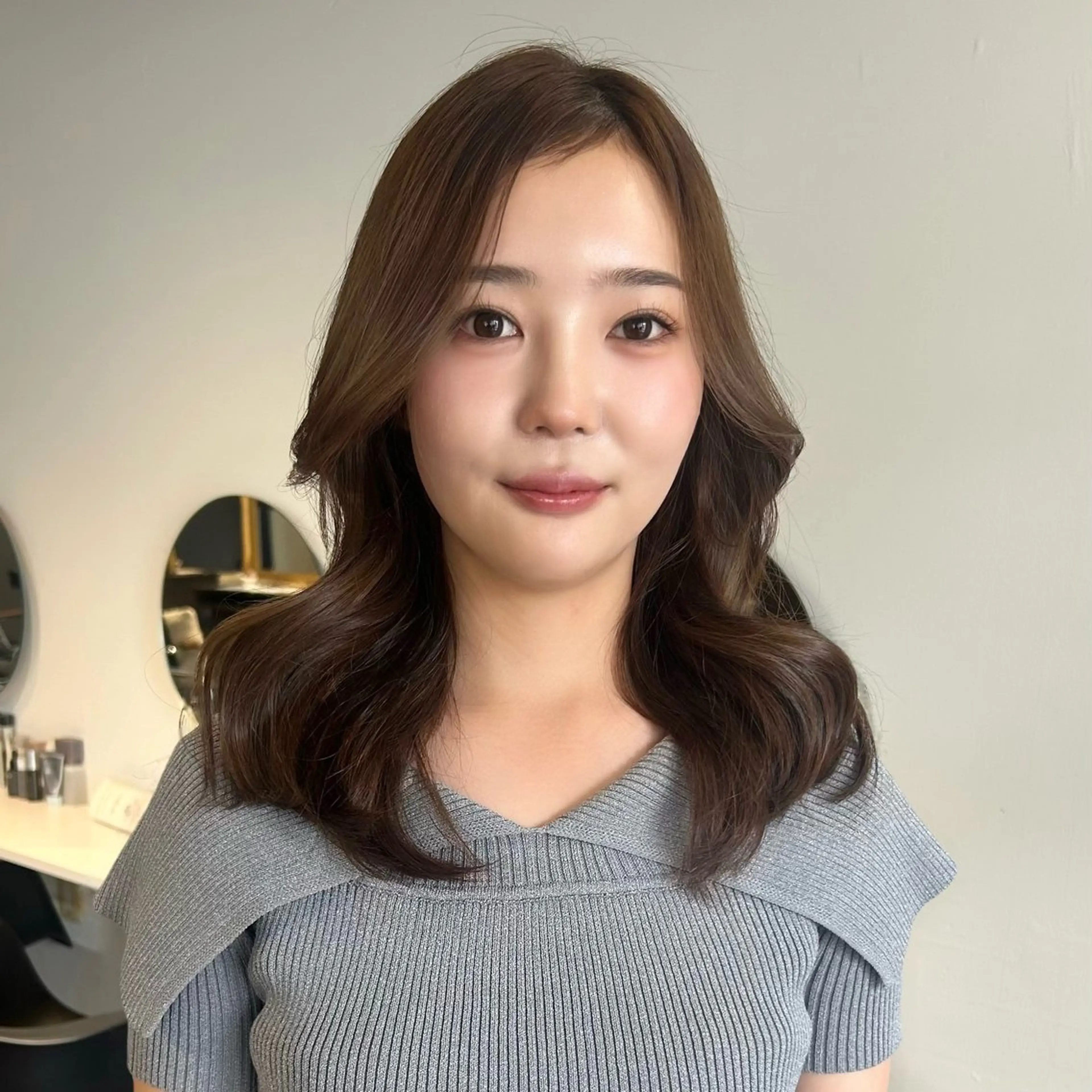 セミロング カラー ヘアアレンジ カット ヘアカラー トリートメント レイヤーカット×髪質 改善🇰🇷シオリのヘアスタイル