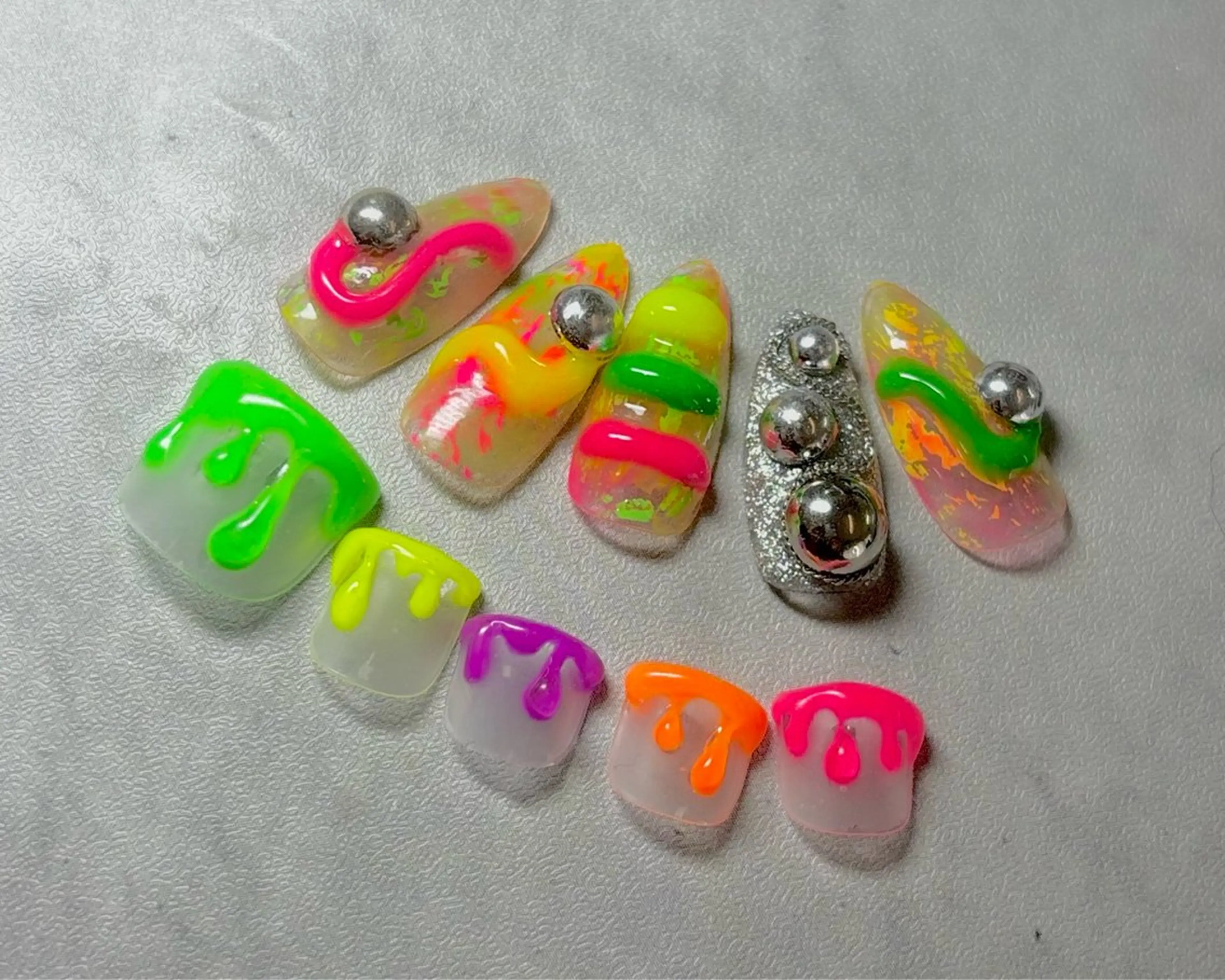 ネイル ハンドネイル フットネイル ネイル ブーマーのネイルデザイン