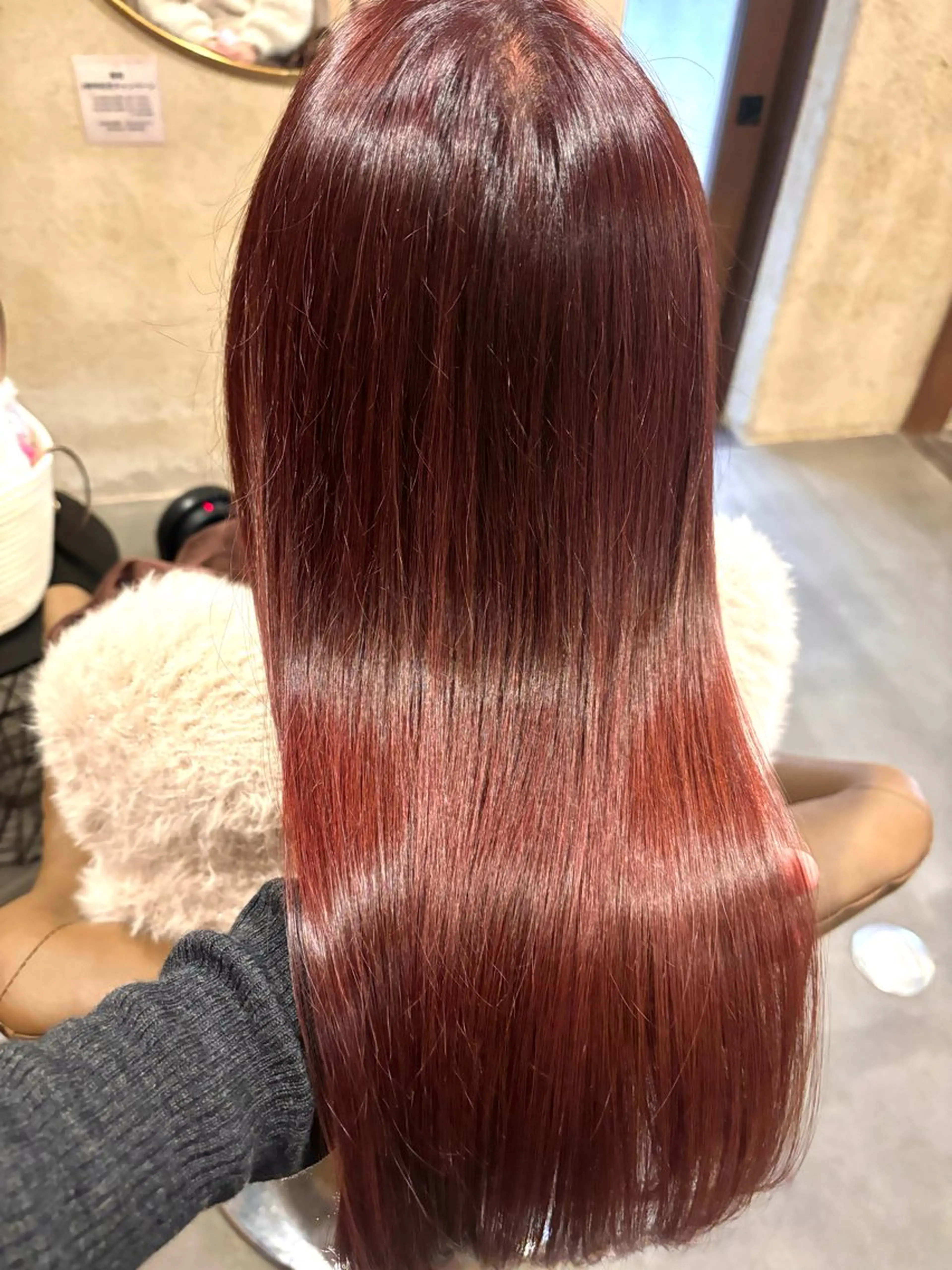 ロング カラー 岩瀬 瑠璃子のヘアスタイル
