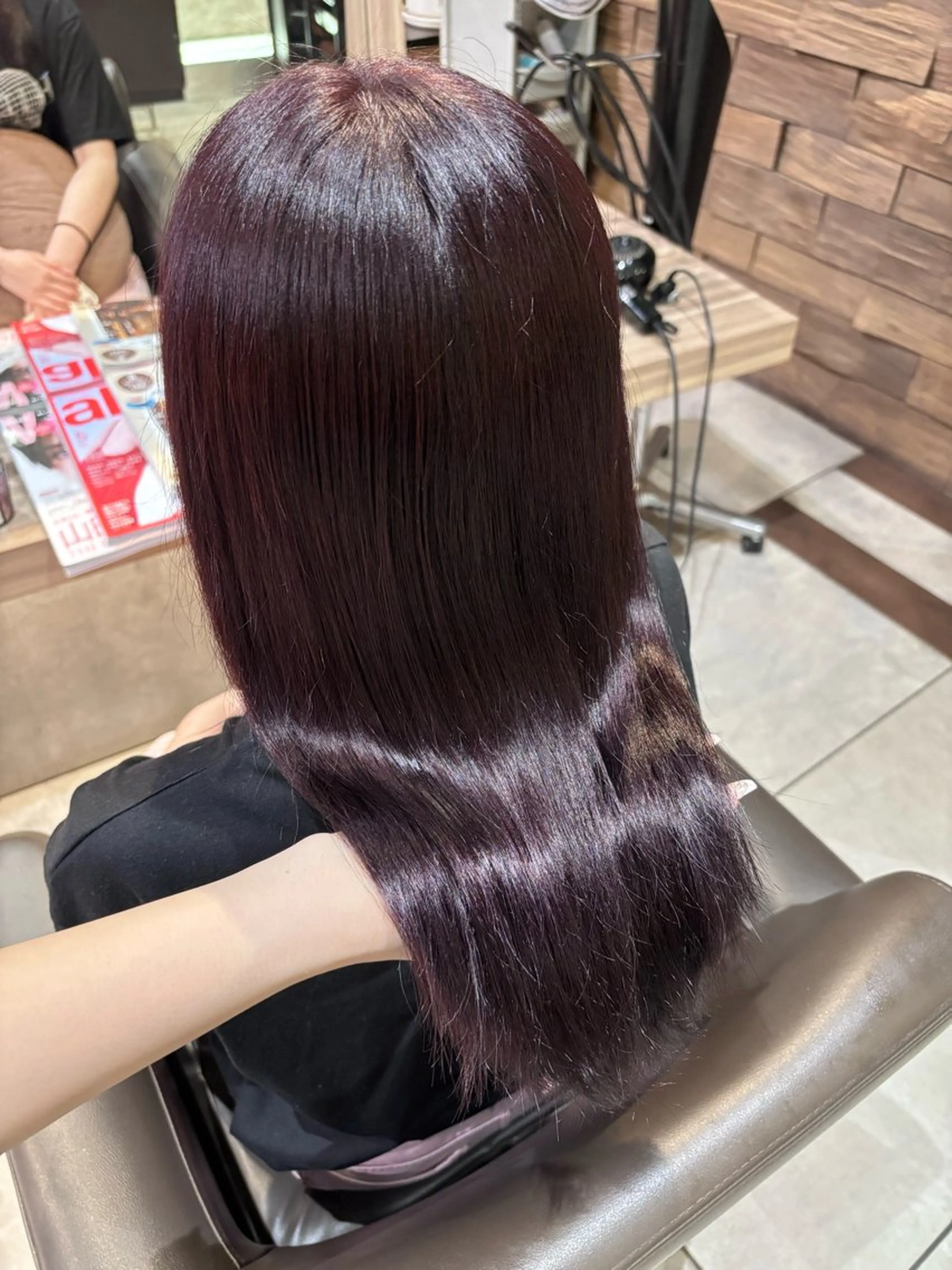 ロング ｶﾉ / 艶カラー/レイヤーのヘアスタイル