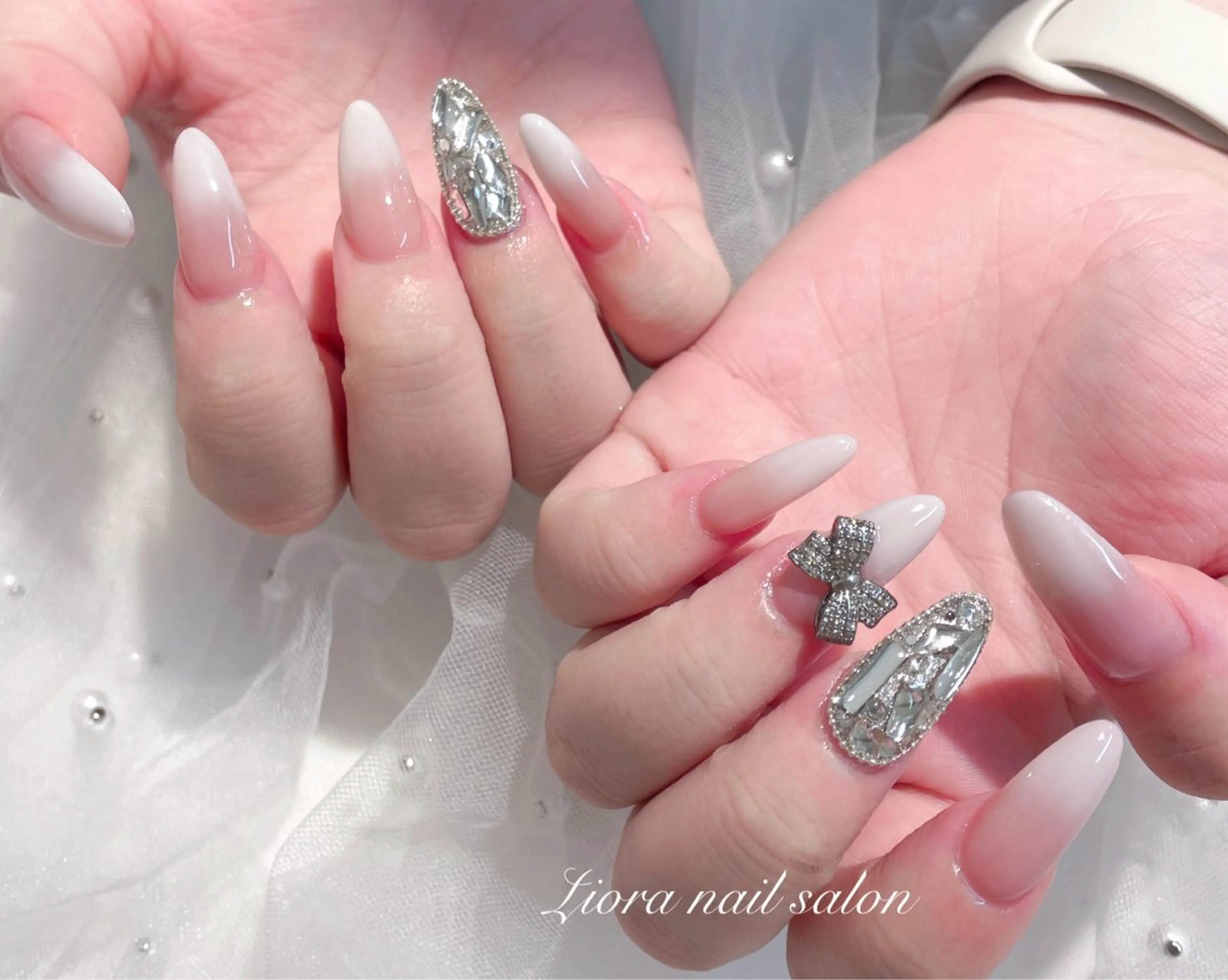 ネイル フレンチネイル ジェルネイル ガーリー グラデーション キラキラネイル ハンドネイル Liora nail スカルプ専門店のネイルデザイン