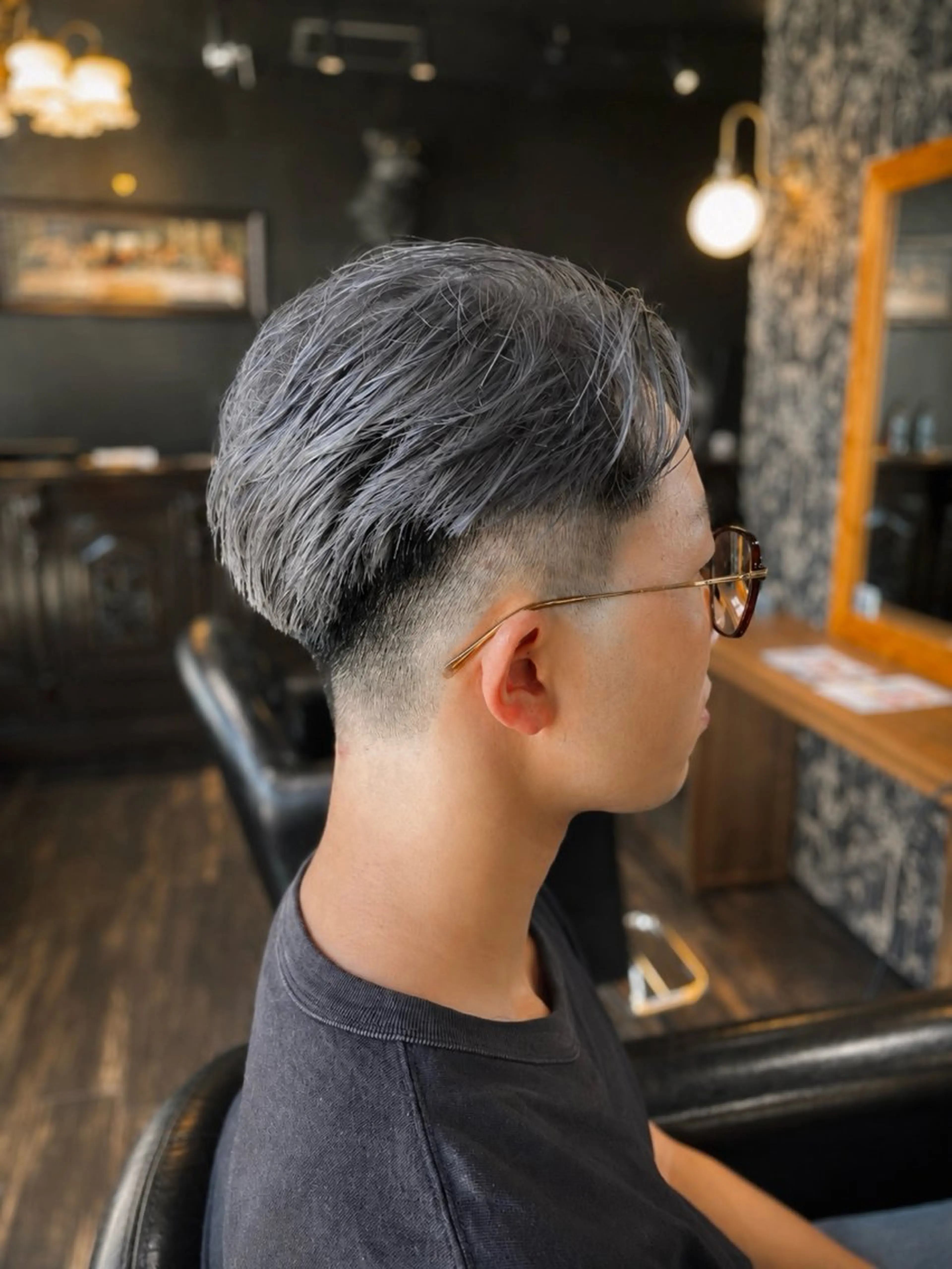 ショート カラー メンズ ベージュカラー グラデーションカラー グレージュ シルバー カット ヘアカラー 齋木 陽輝のヘアスタイル