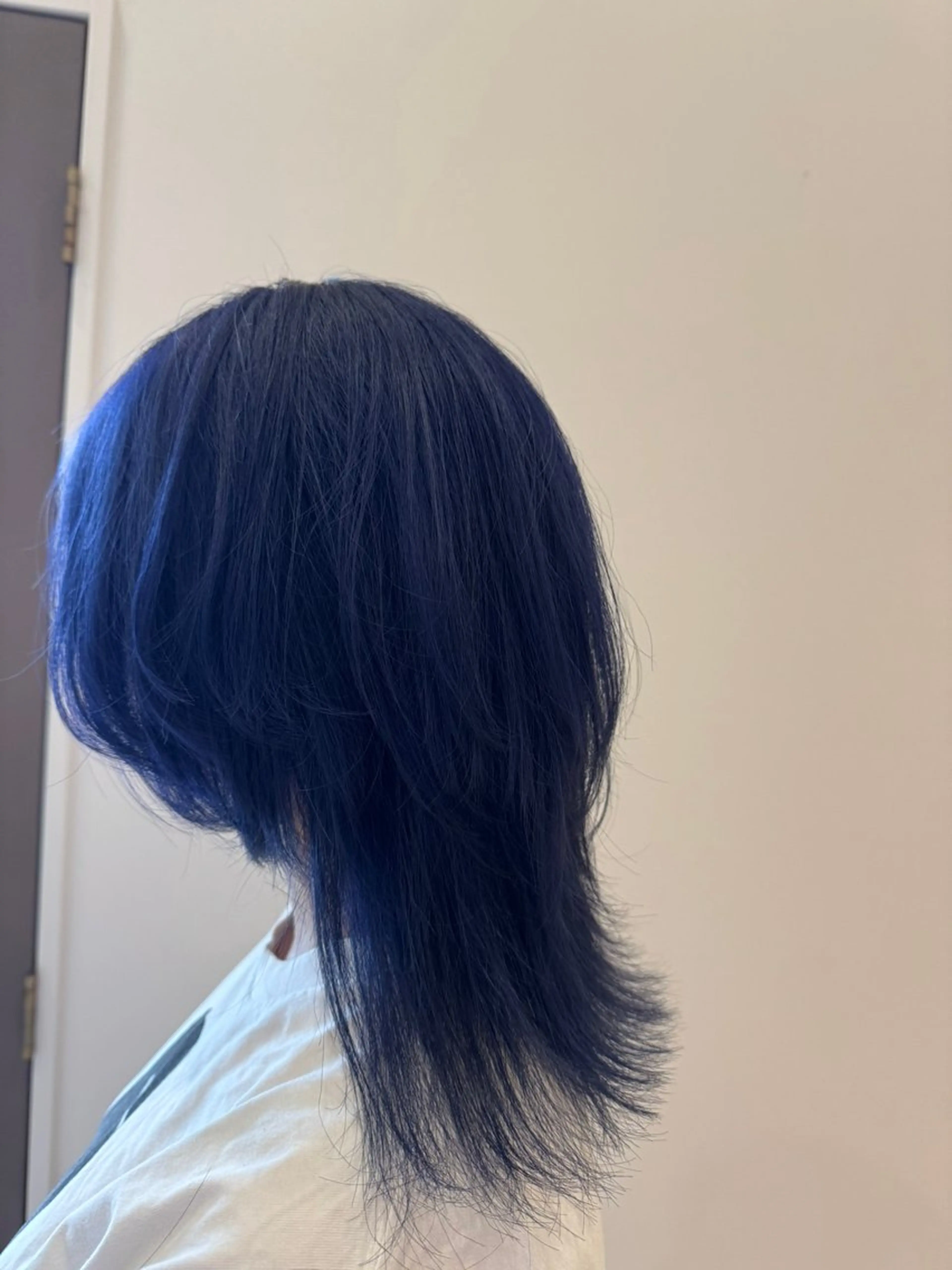 セミロング カラー ブルーカラー ネイビーカラー 松ヶ迫 珠里のヘアスタイル