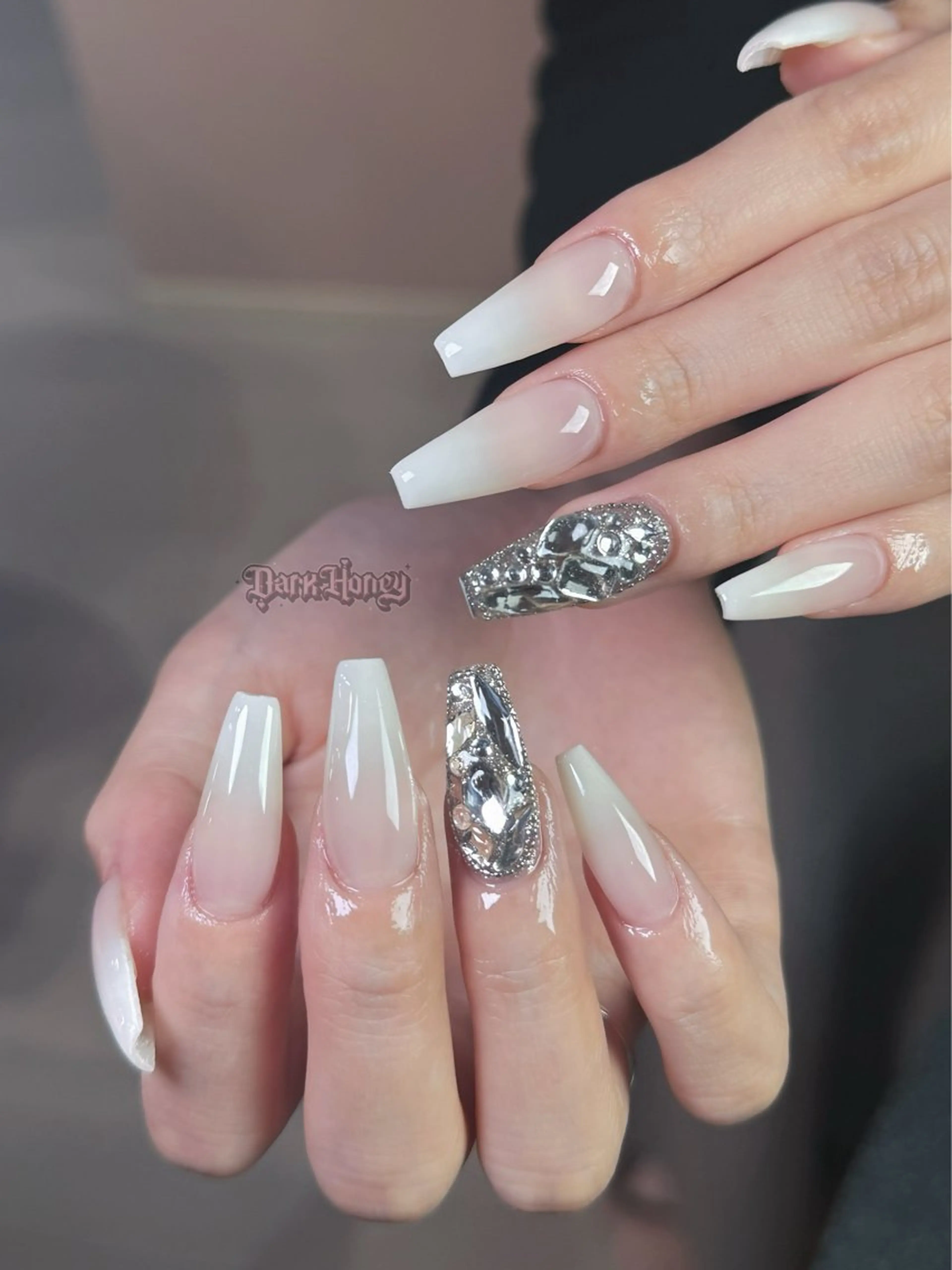 チップ長さ出しベビーブーマー🤍グラデーション¥11990の写真