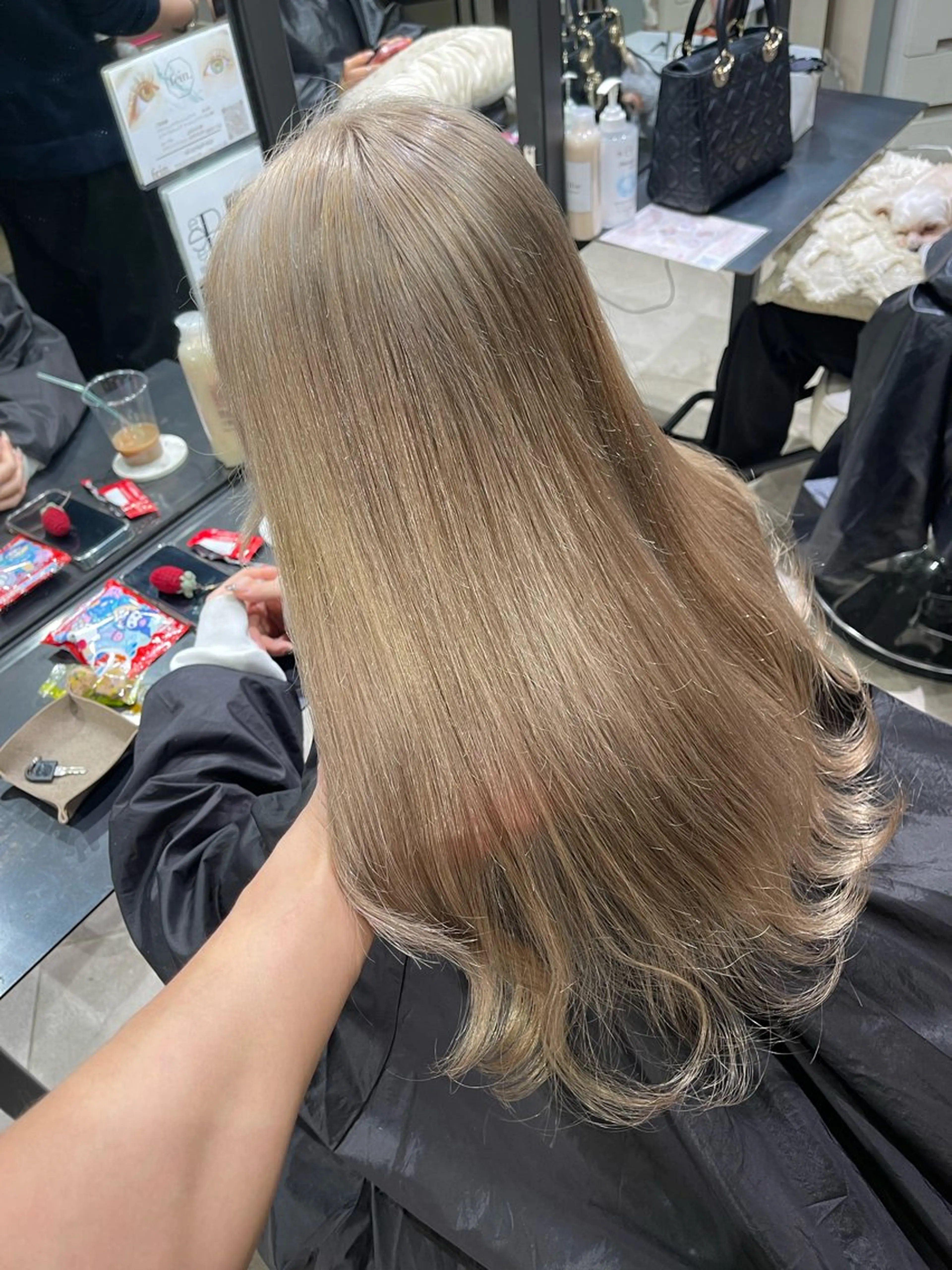 ロング レイヤーカット ヘアカラー ブリーチ🔥ベージュ /グレー/daikiのヘアスタイル