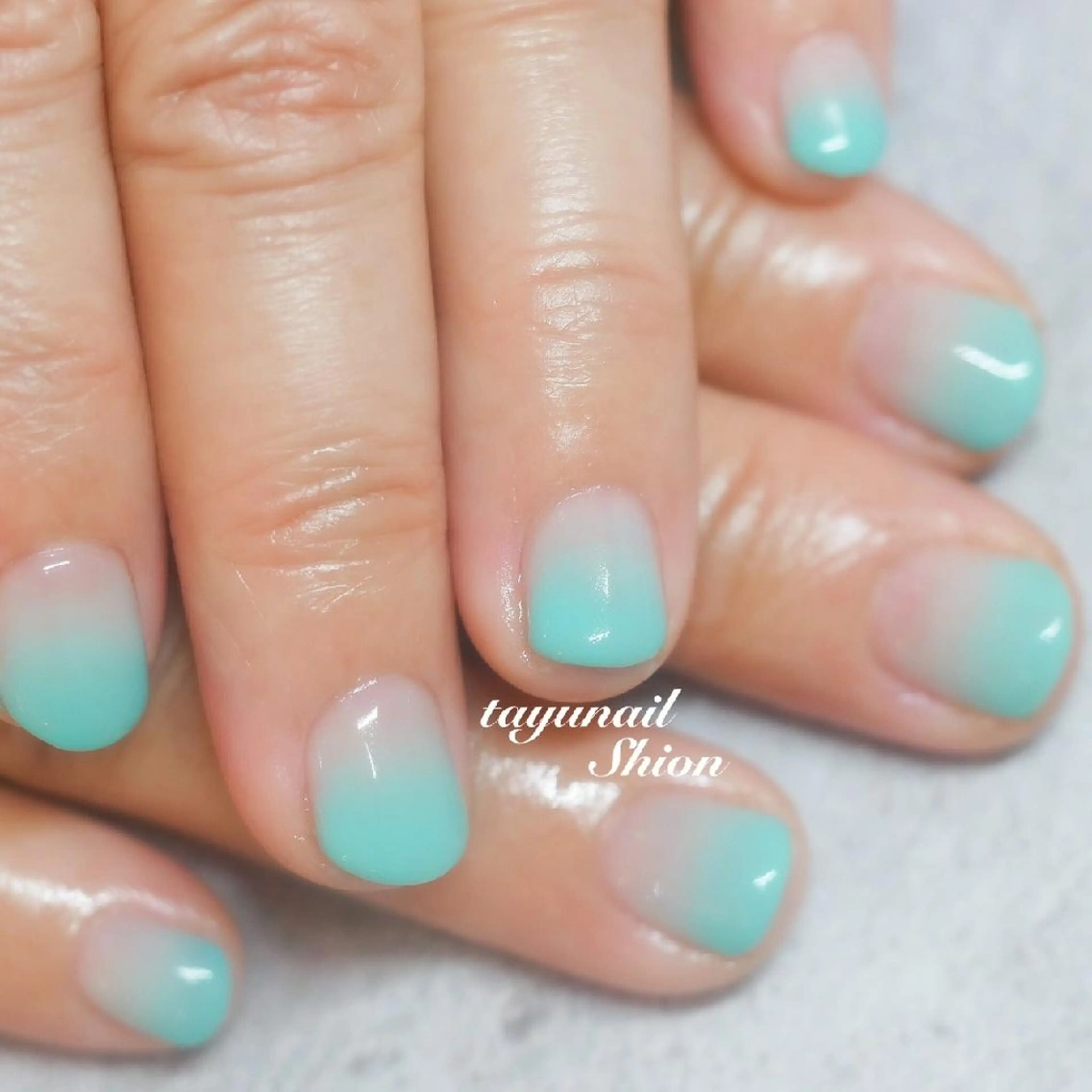ネイル ブルー ジェルネイル グラデーション パラジェル ネイルサロン 【たゆnail】のネイルデザイン