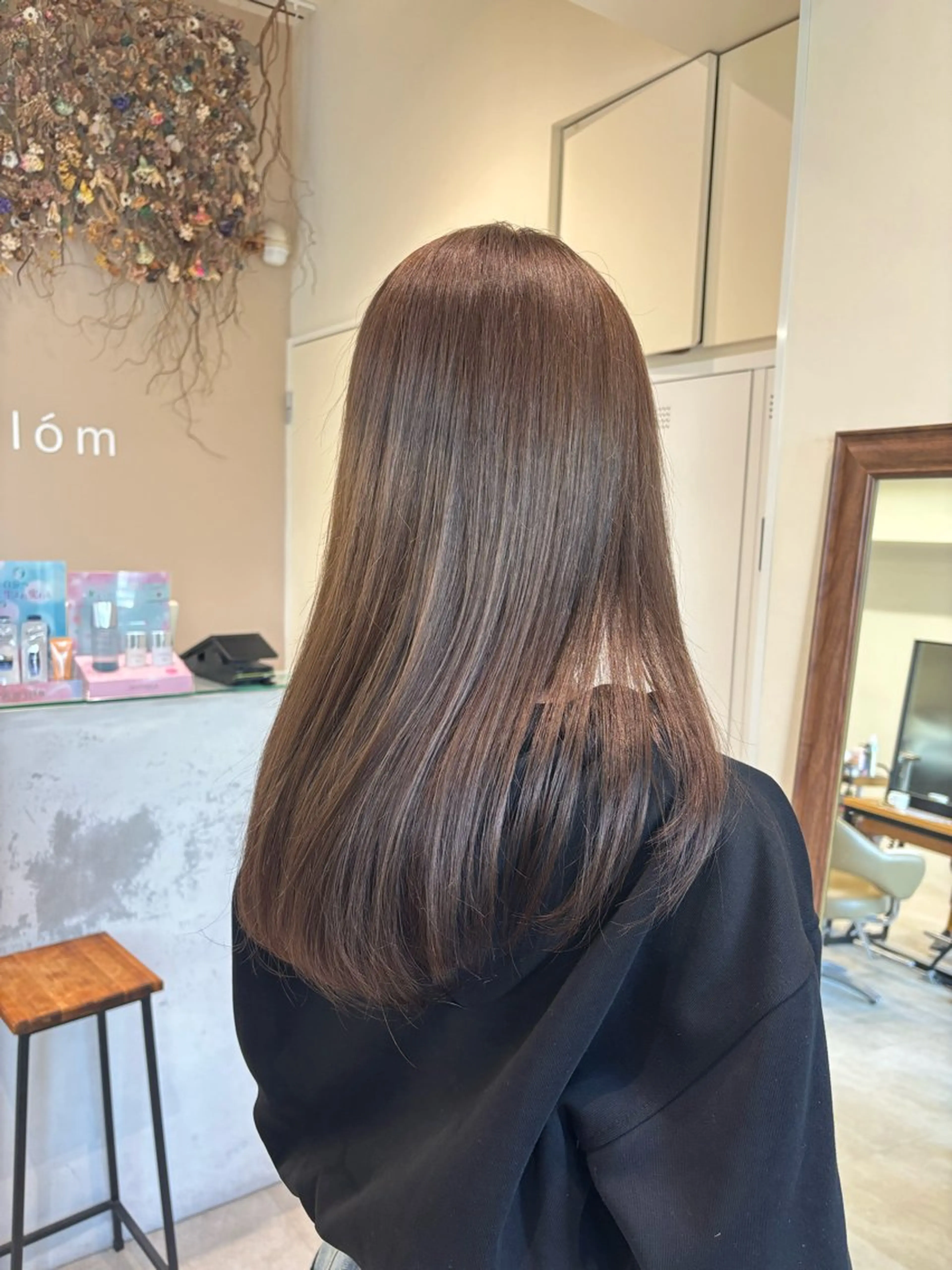 ロング カラー ベージュカラー ブリーチ 垢抜け小顔レイヤー オリーブ/スミレのヘアスタイル