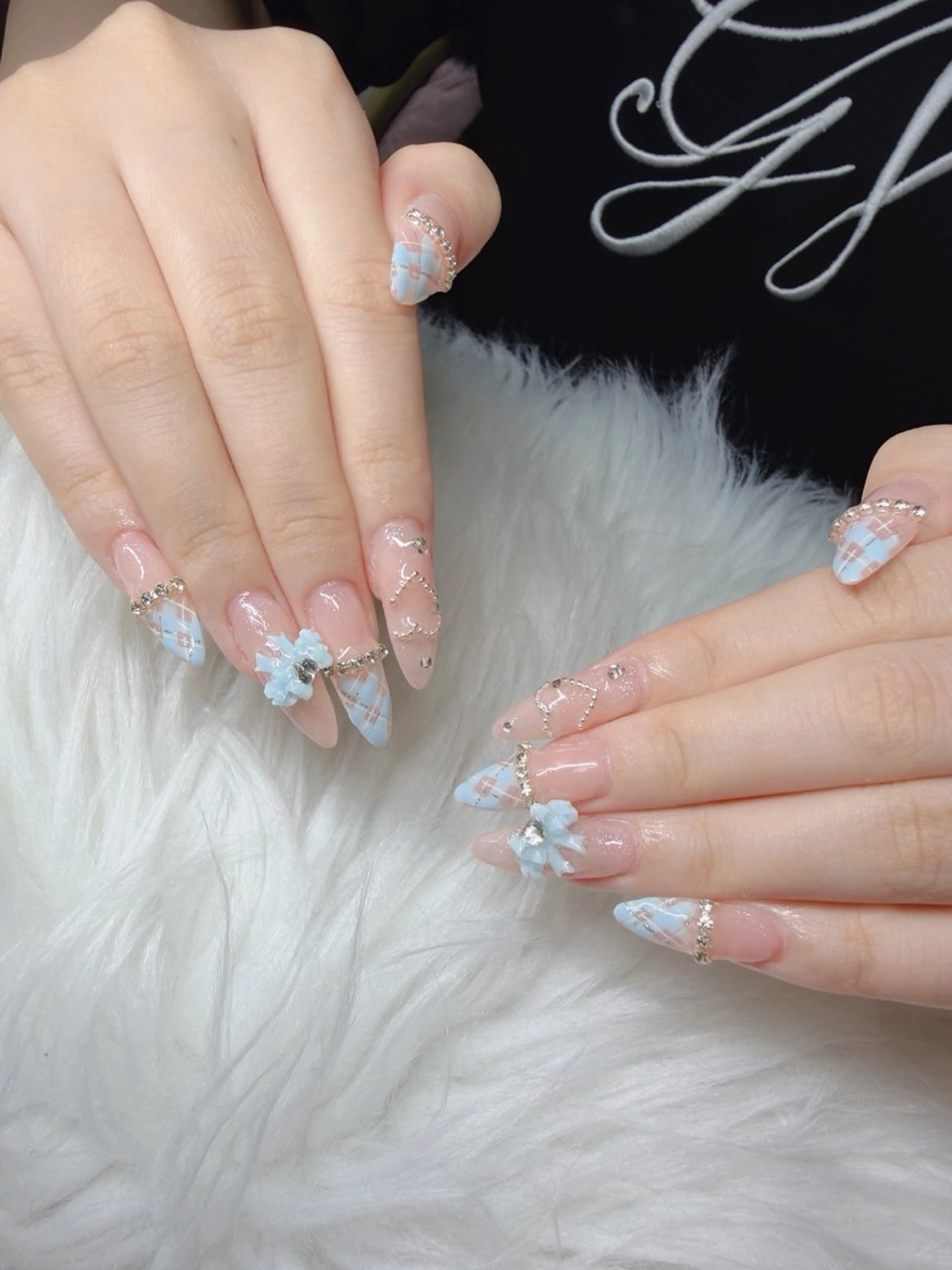ネイル 長さ出し グラデーション 卒業式 キラキラネイル マグネットネイル Lee Nailsのネイルデザイン