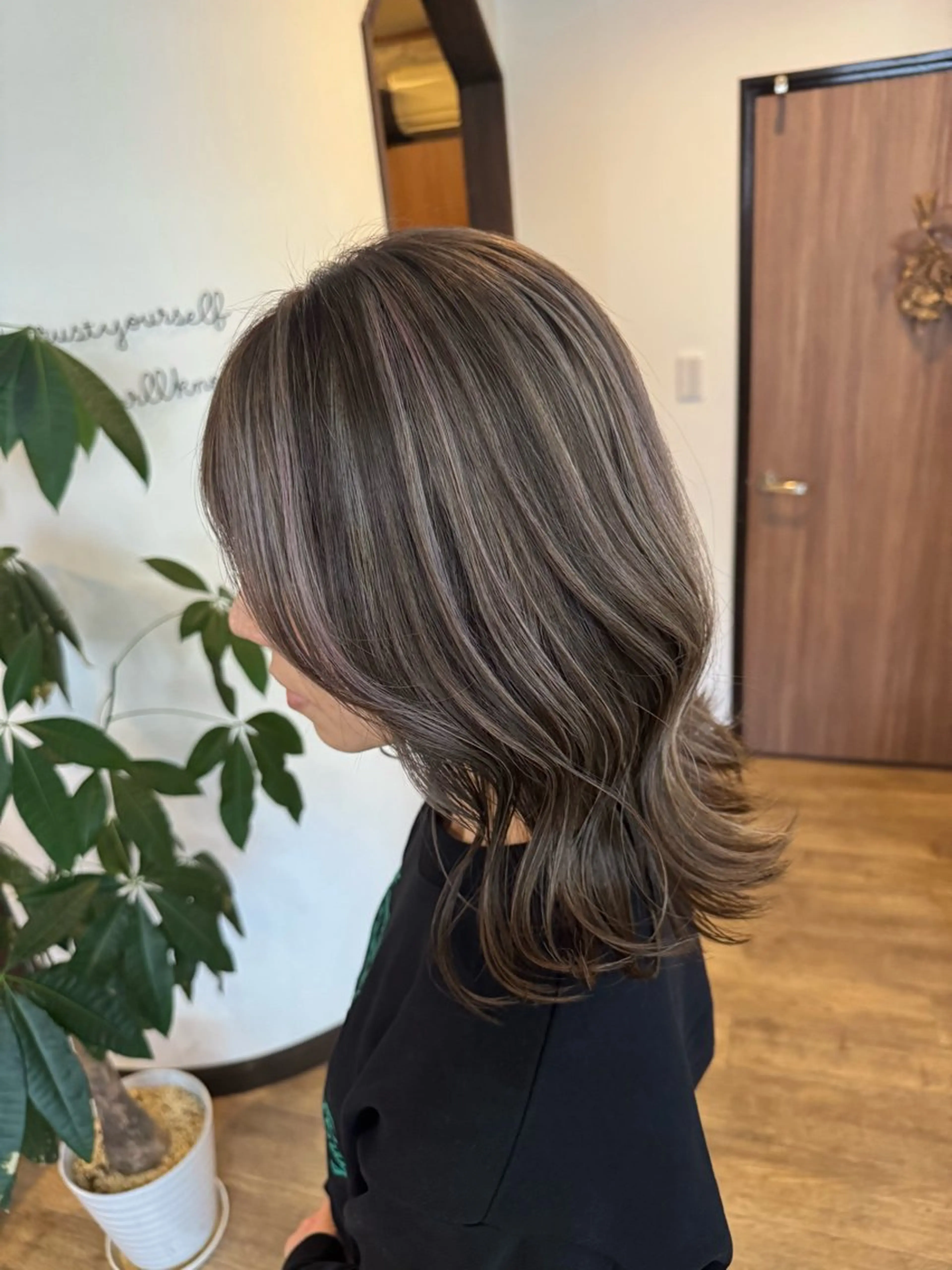 ミディアム カラー 透明感カラー ハイライトカラー ハイライト カット ヘアカラー トリートメント acero + hair&eyelash 幸手店【アチェロ】所属・透明感/ハイライト 🌺MOMOKAのヘアスタイル